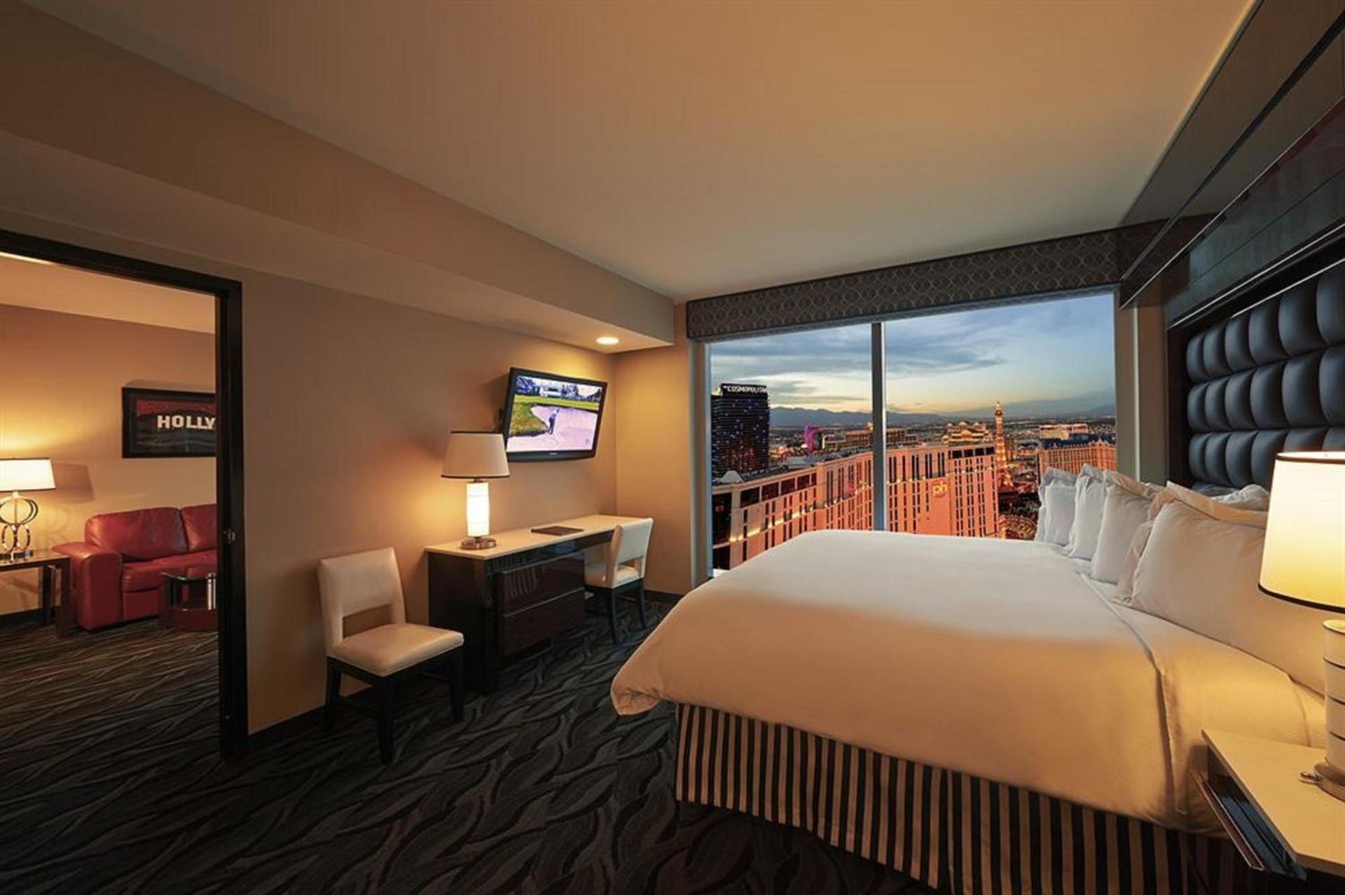 Suites at Elara Las Vegas Center Strip-No Resort Fees photo 7