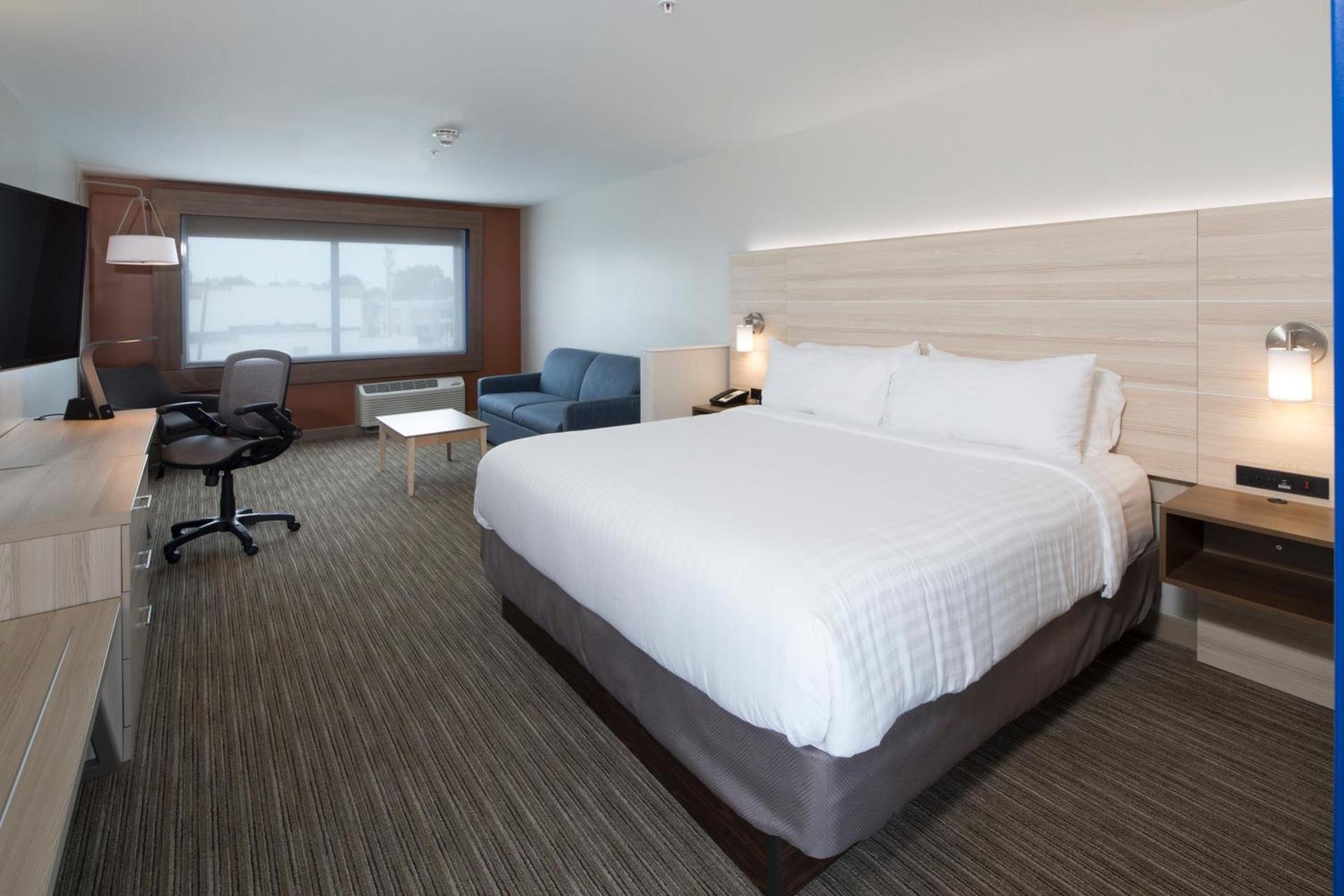 Holiday Inn Express Hotel & Suites Bay City by IHG photo 4
