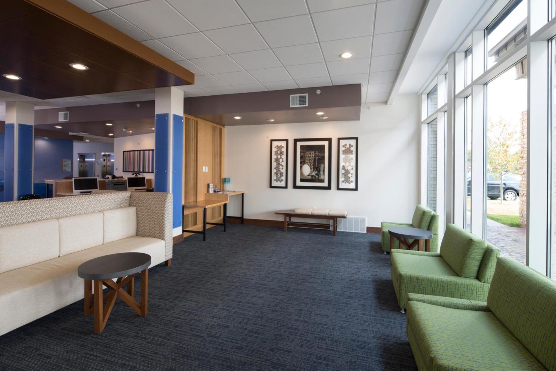 Holiday Inn Express Hotel & Suites Bay City by IHG photo 2