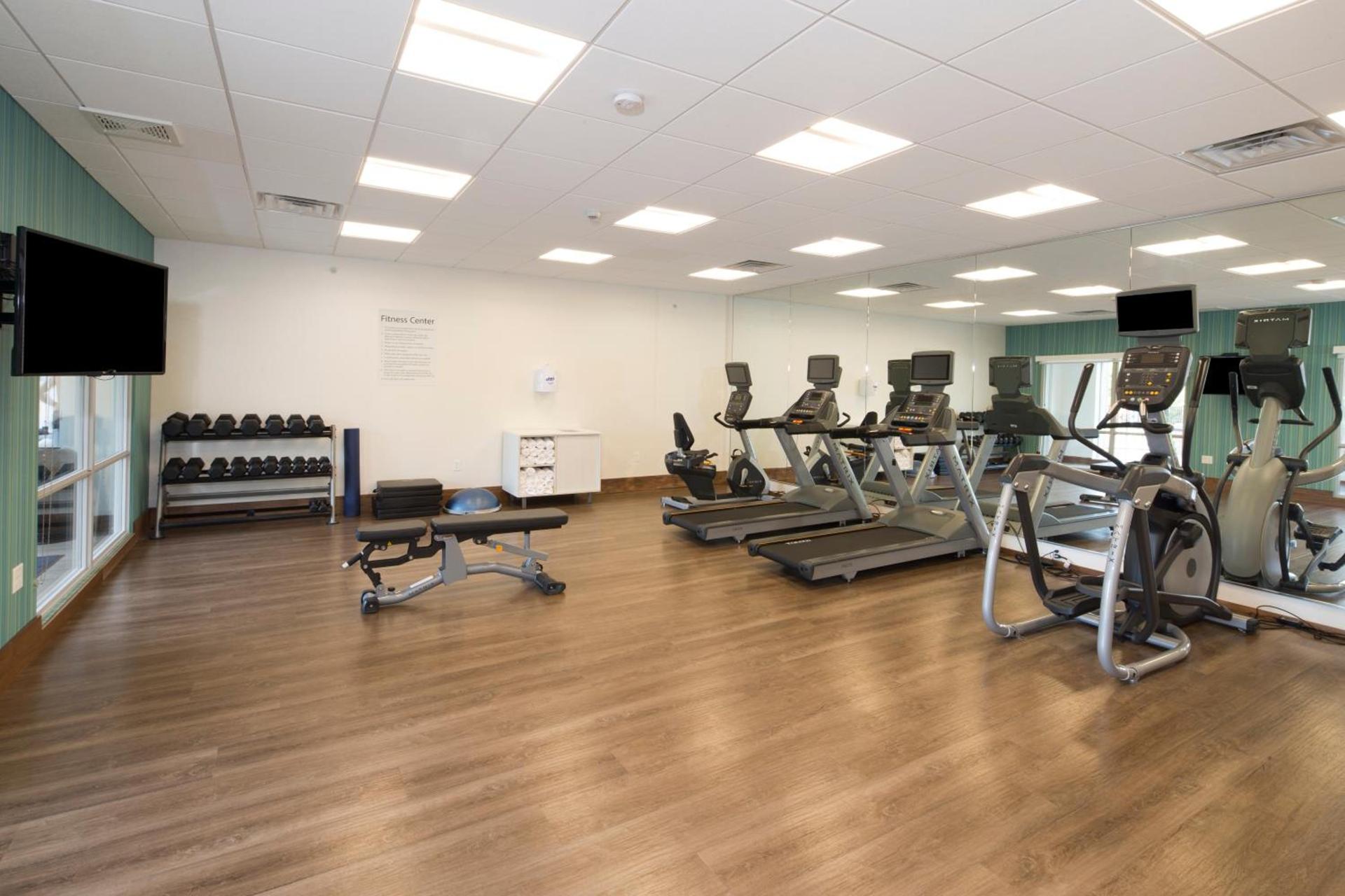 Holiday Inn Express Hotel & Suites Bay City by IHG photo 3