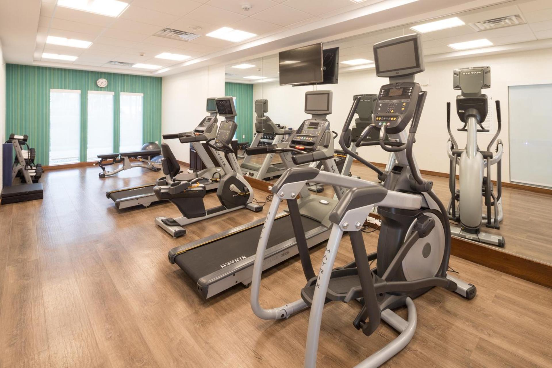 Holiday Inn Express Hotel & Suites Bay City by IHG photo 9