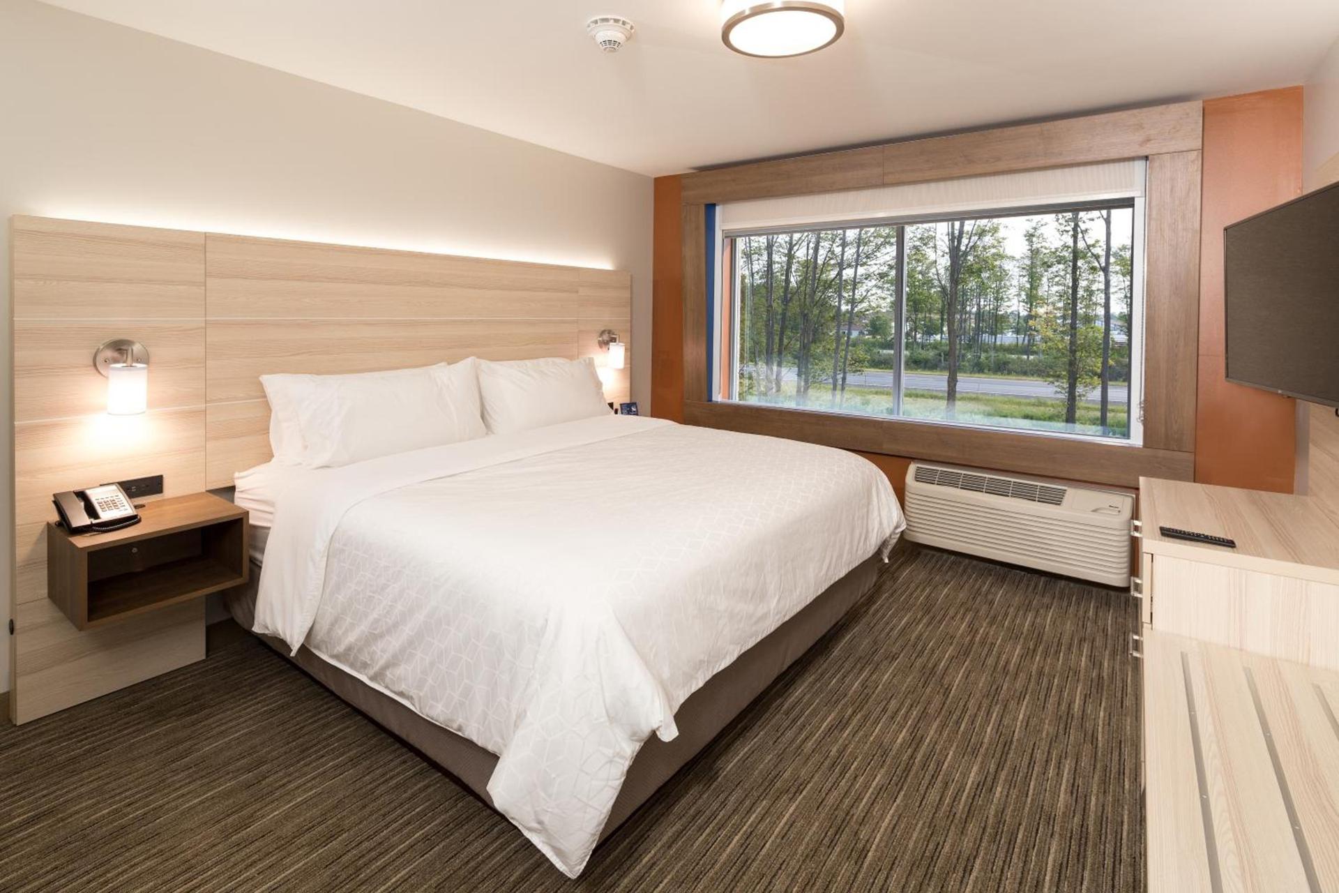 Holiday Inn Express Hotel & Suites Bay City by IHG photo 18