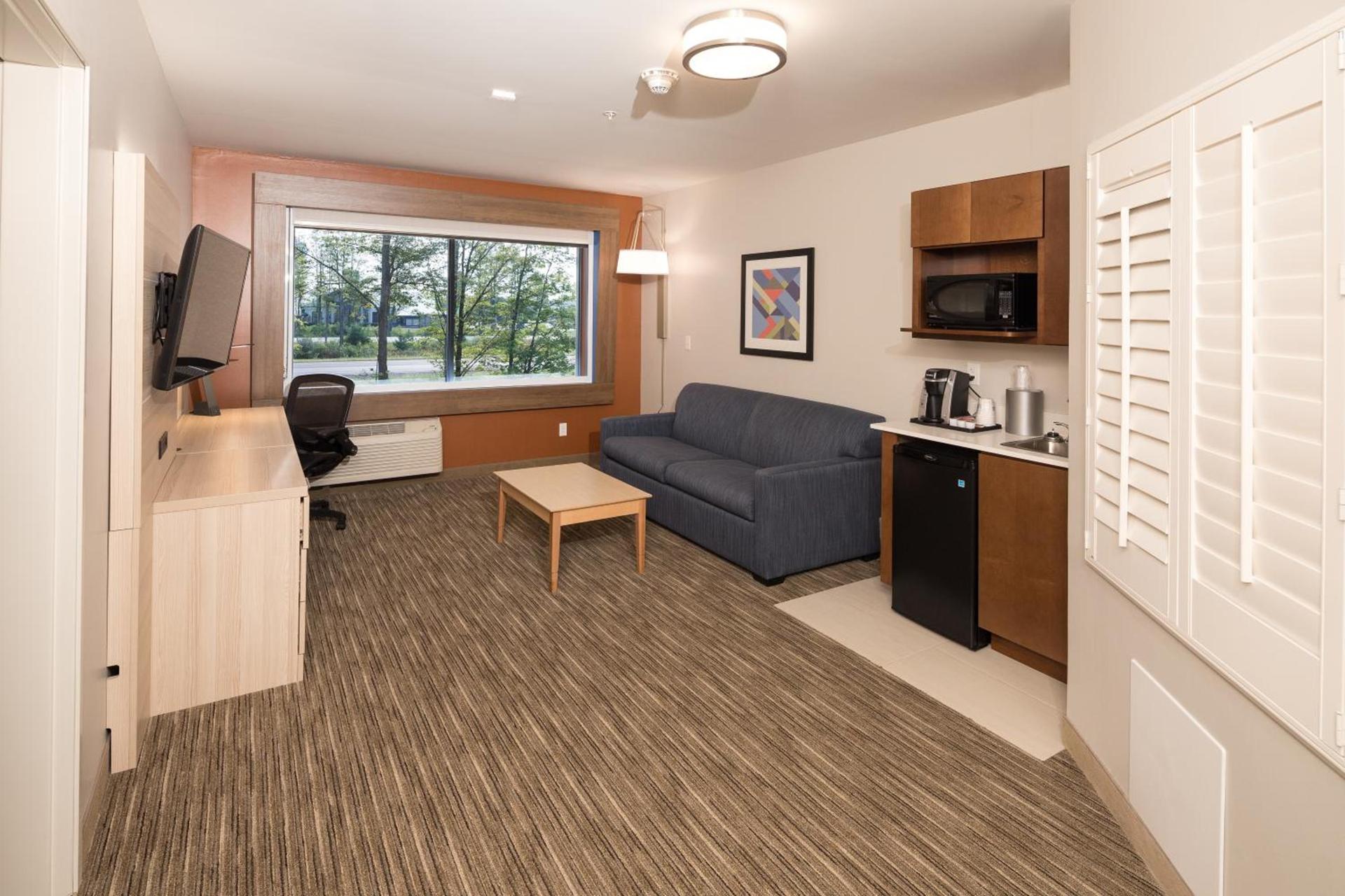 Holiday Inn Express Hotel & Suites Bay City by IHG photo 16