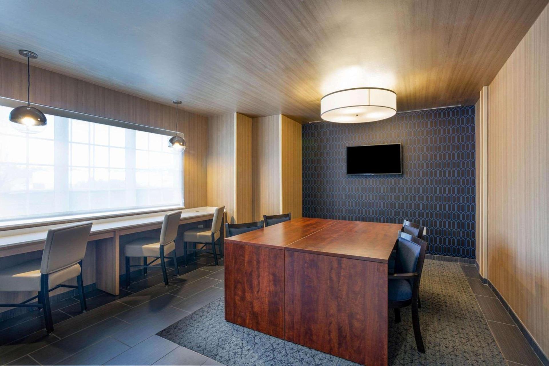 Microtel Inn Suites by Wyndham South Hill photo 6