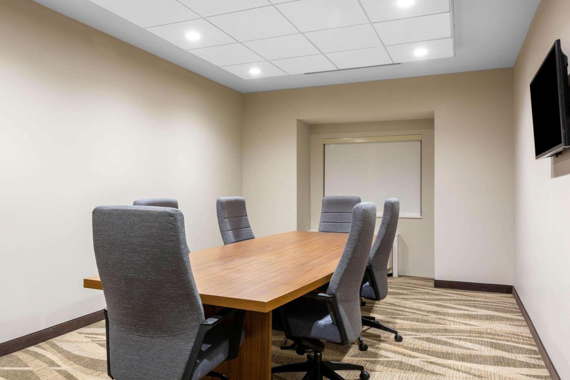 Microtel Inn Suites by Wyndham South Hill photo 8