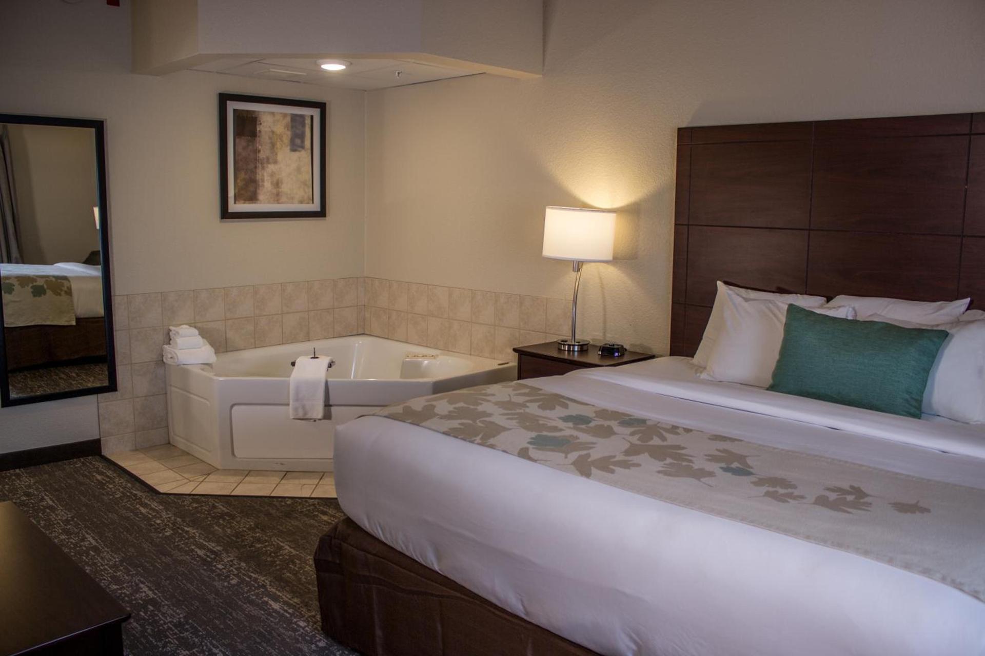 Cobblestone Suites - Oshkosh photo 23