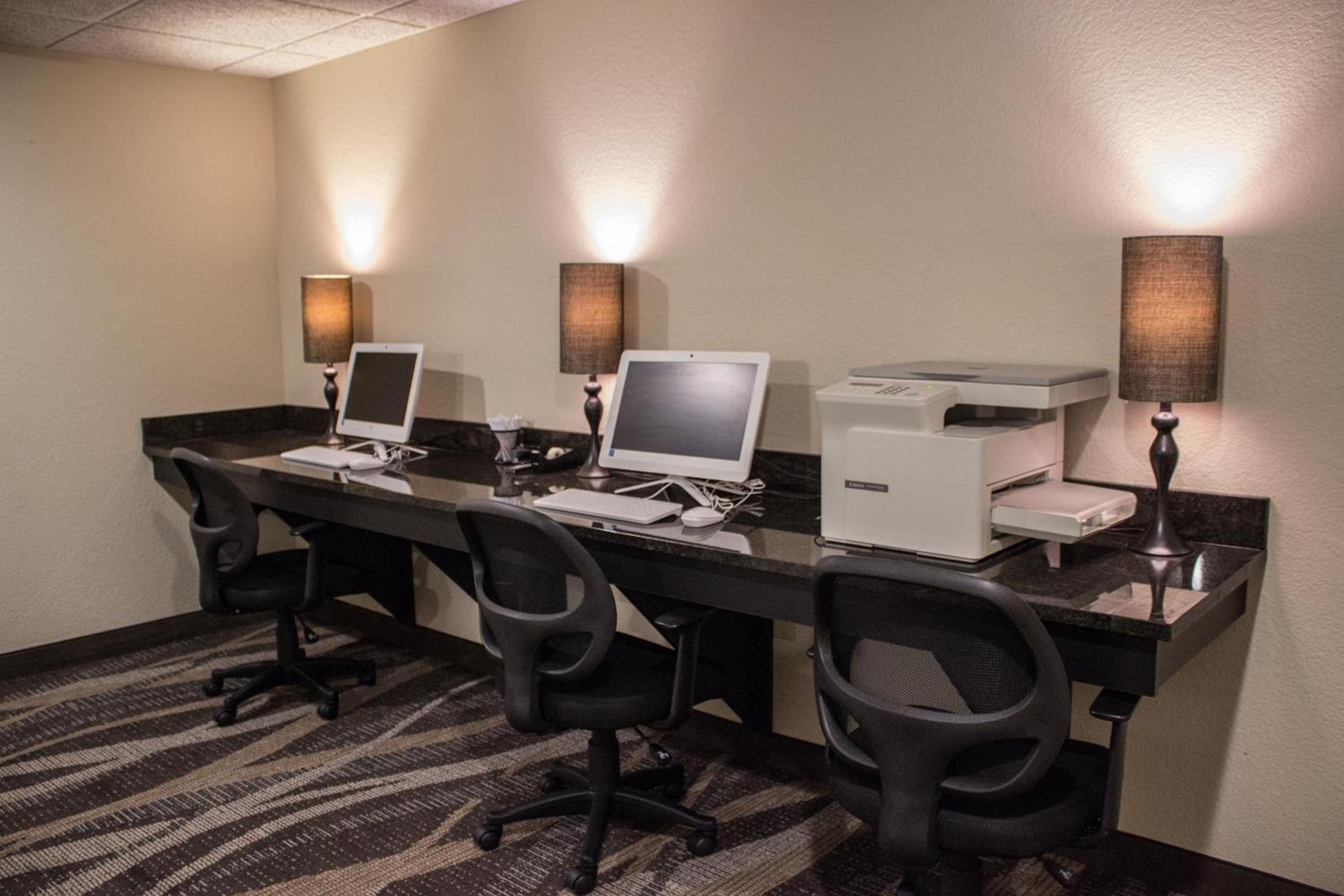 Cobblestone Suites - Oshkosh photo 47
