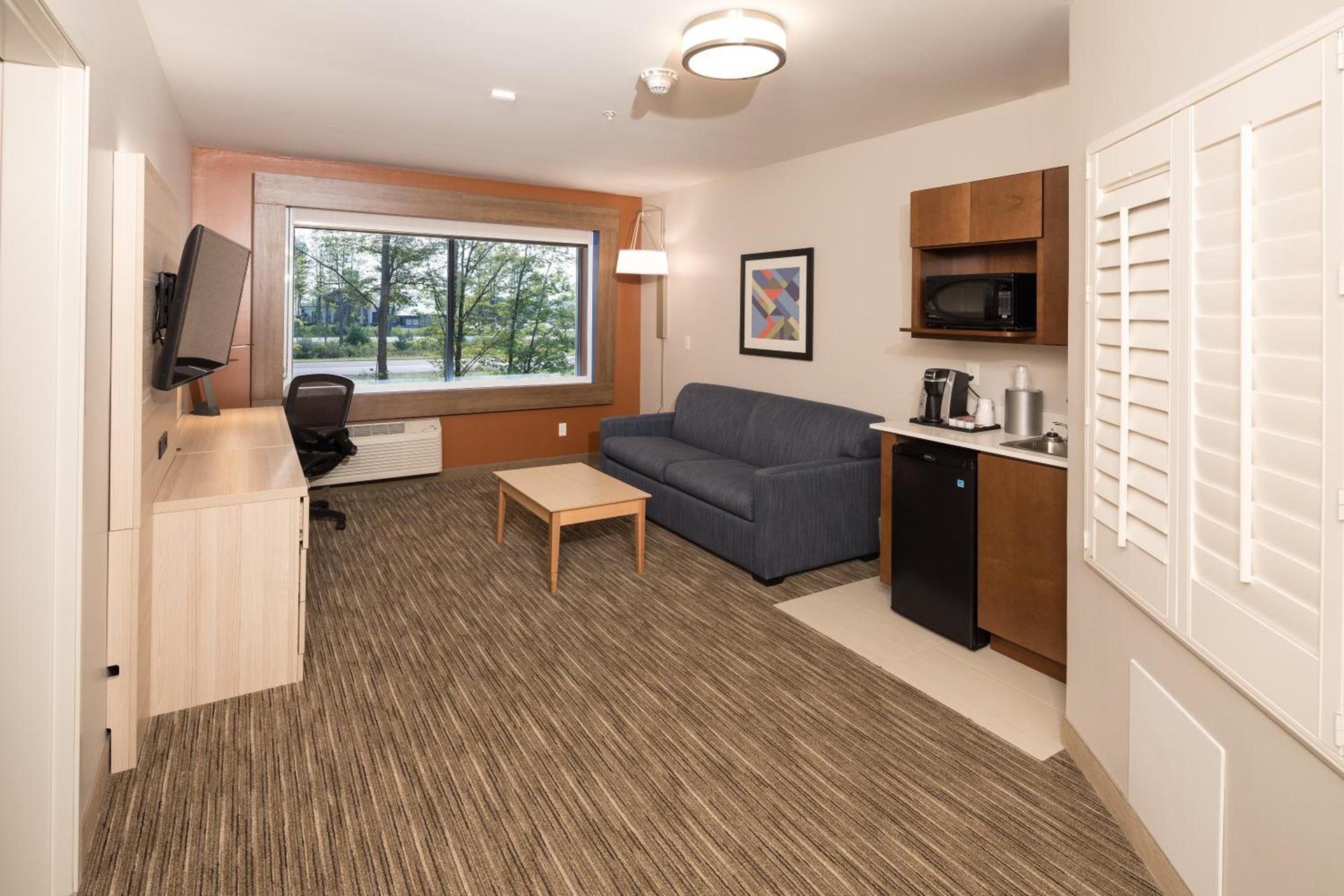 Holiday Inn Express Hotel & Suites Bay City by IHG photo 39