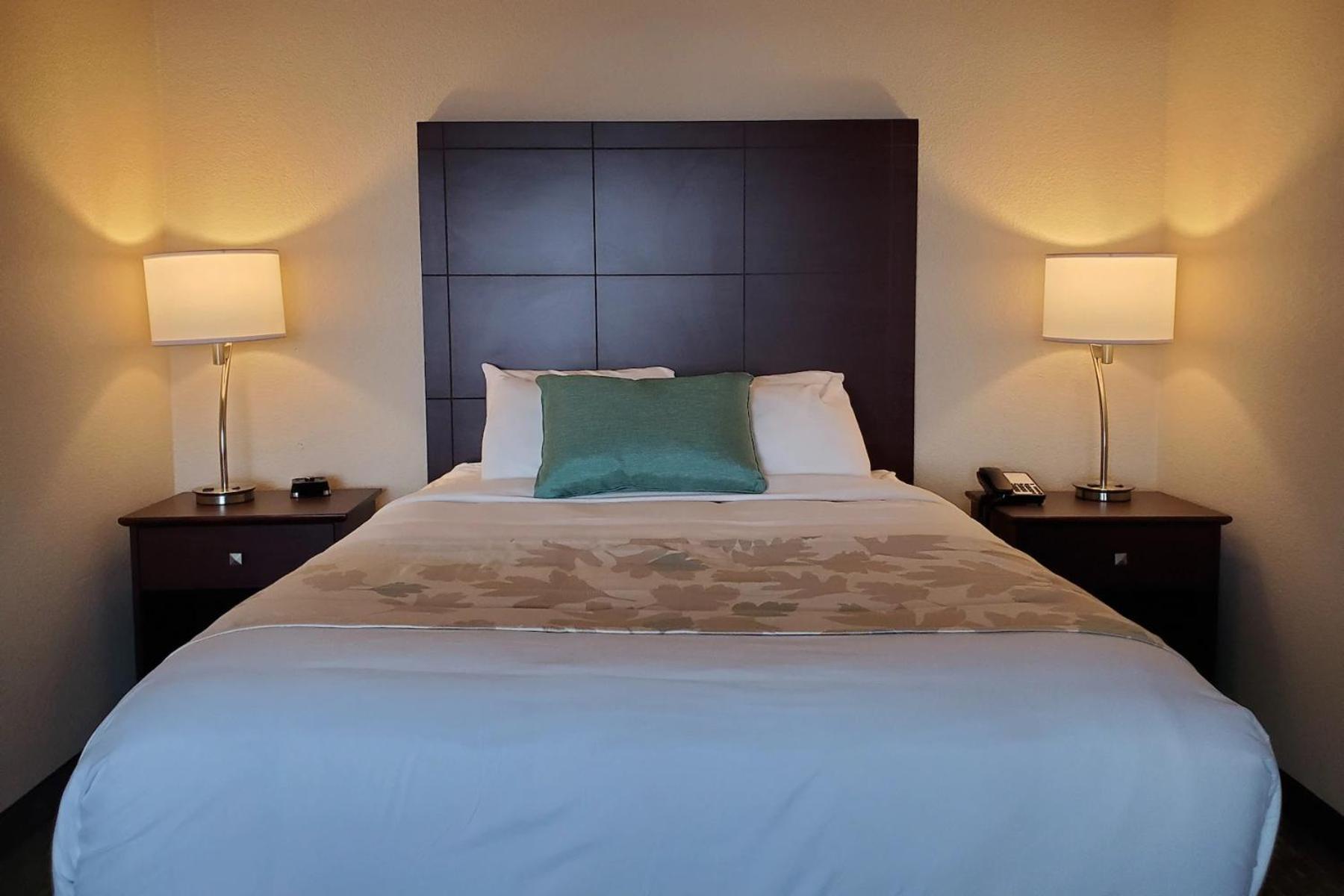 Cobblestone Suites - Oshkosh photo 16