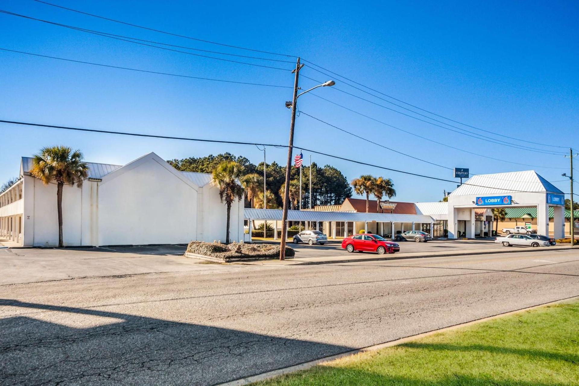 Motel 6-Florence, SC photo 1