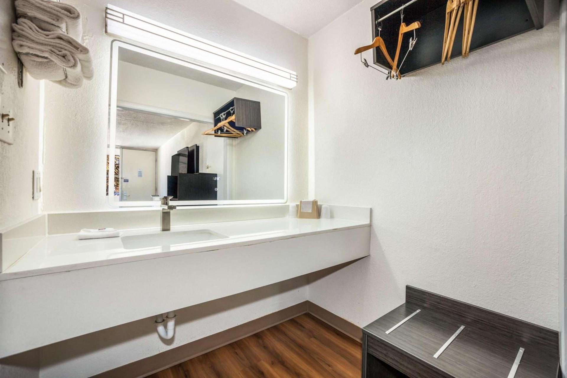 Motel 6-Florence, SC photo 24