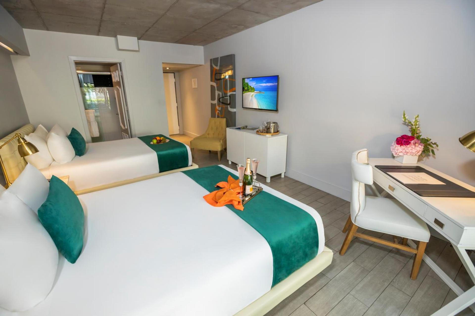 Riviera Suites photo 49