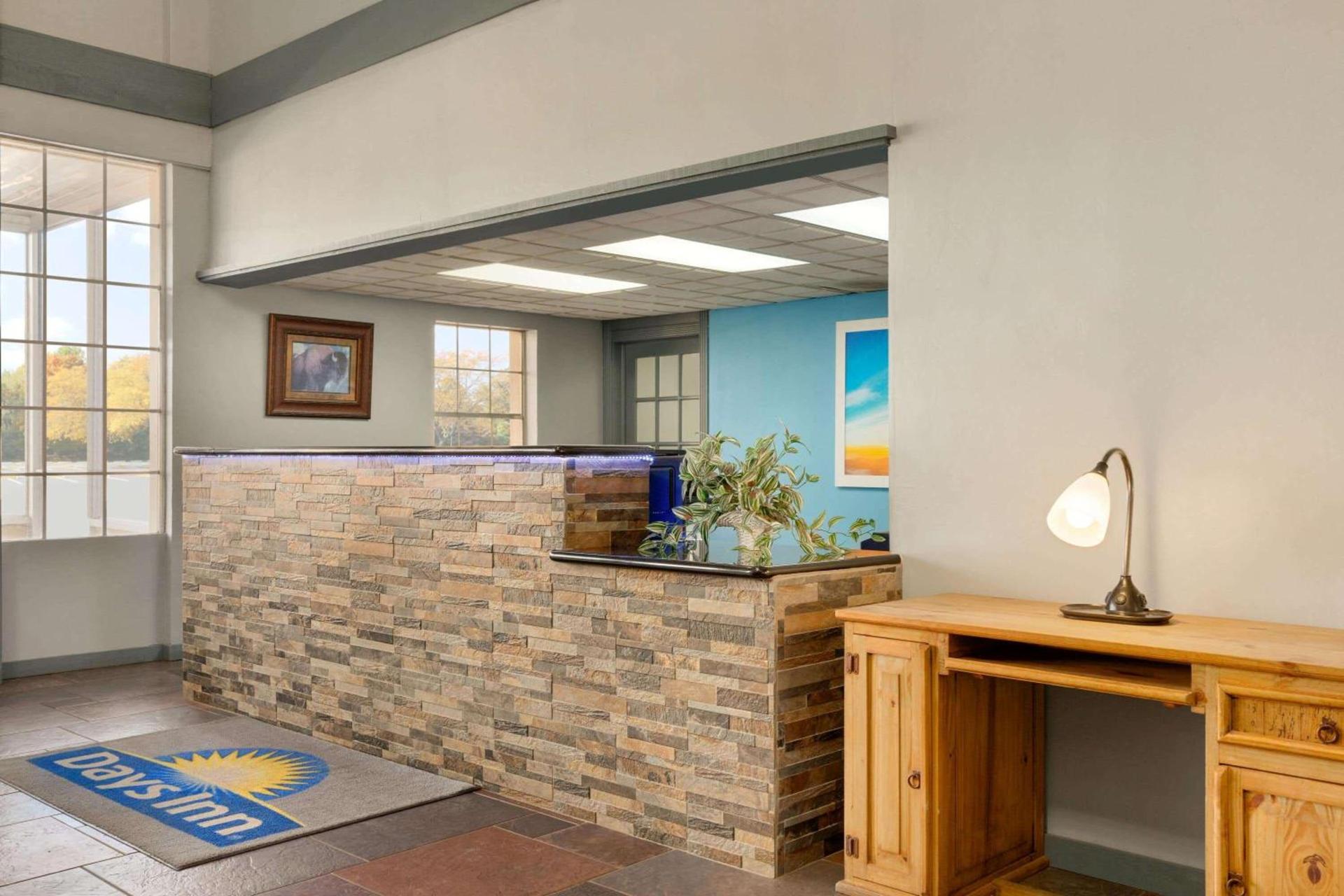 Days Inn by Wyndham Lawton photo 54