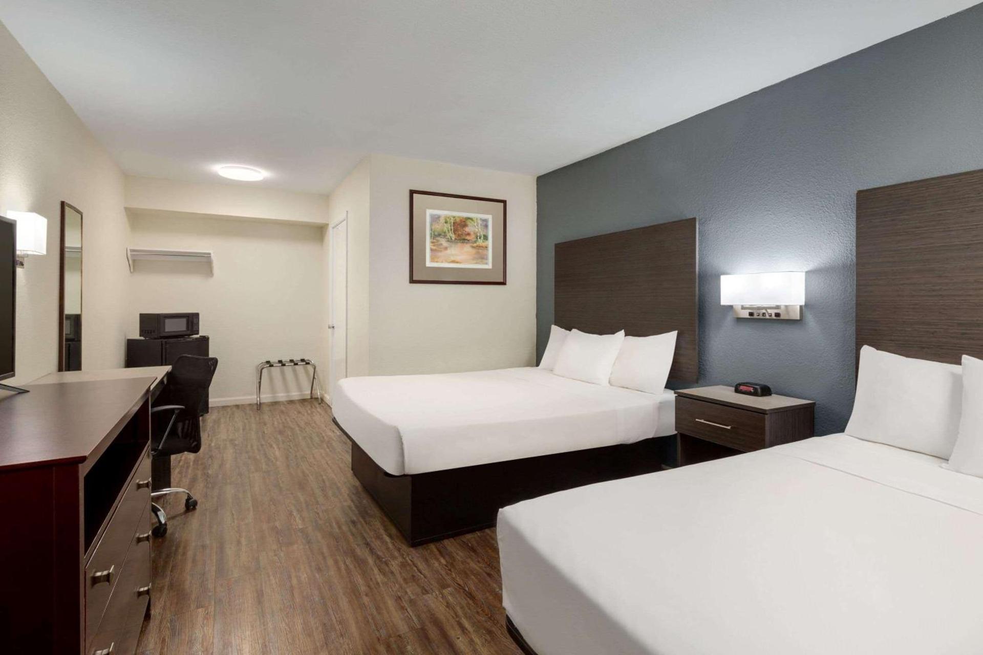 Days Inn by Wyndham Lawton photo 62