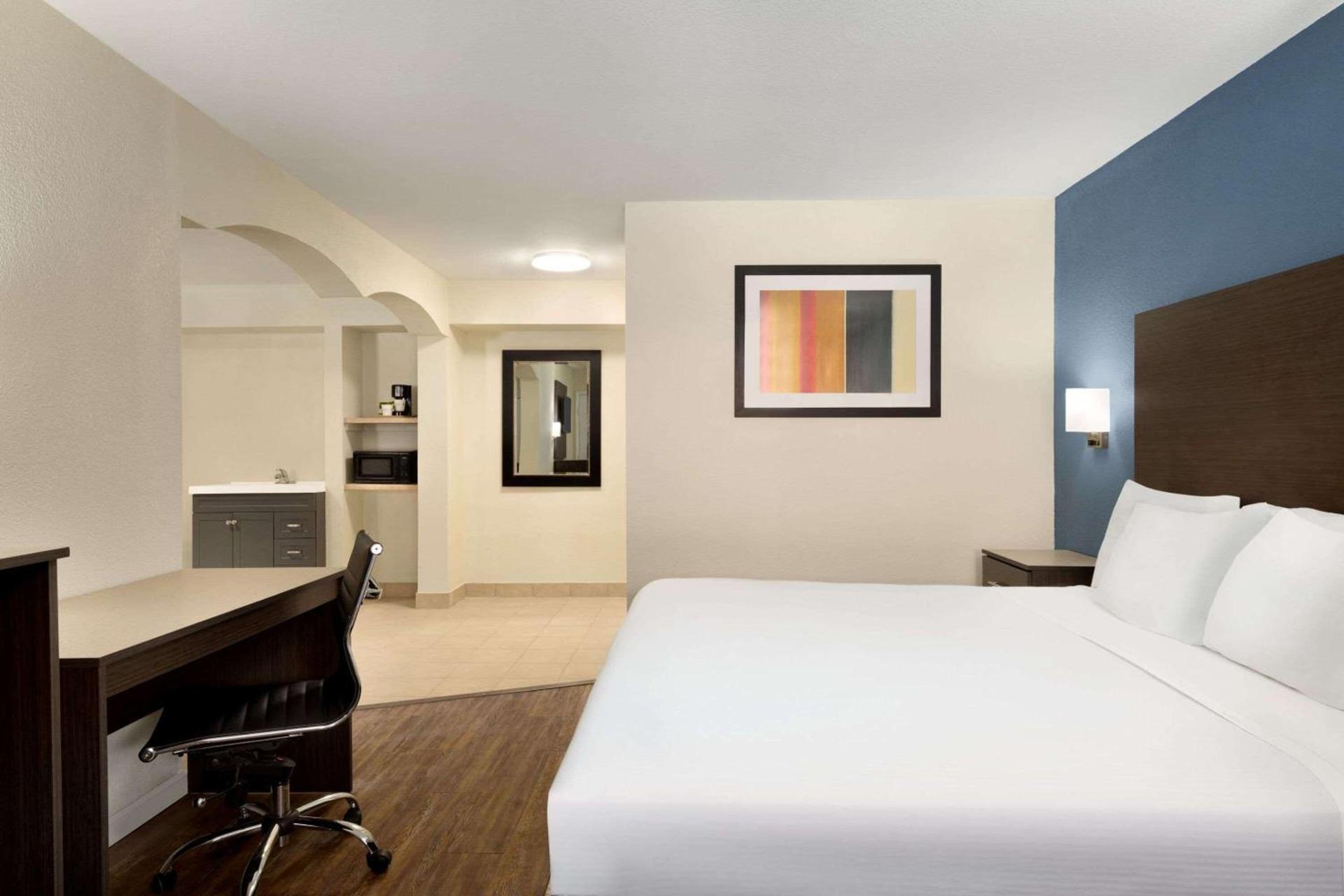 Days Inn by Wyndham Lawton photo 72
