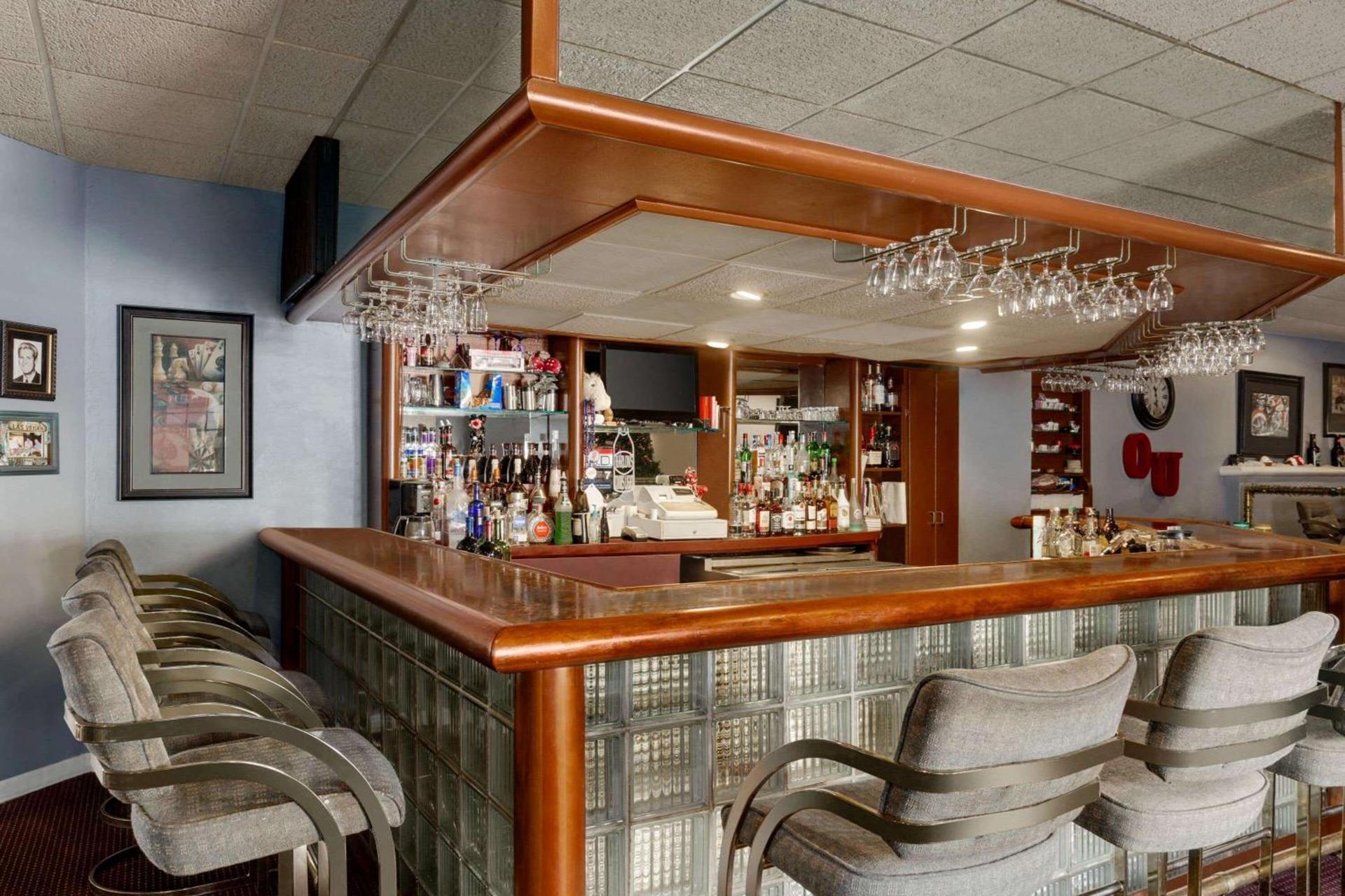 Days Inn by Wyndham Lawton photo 75
