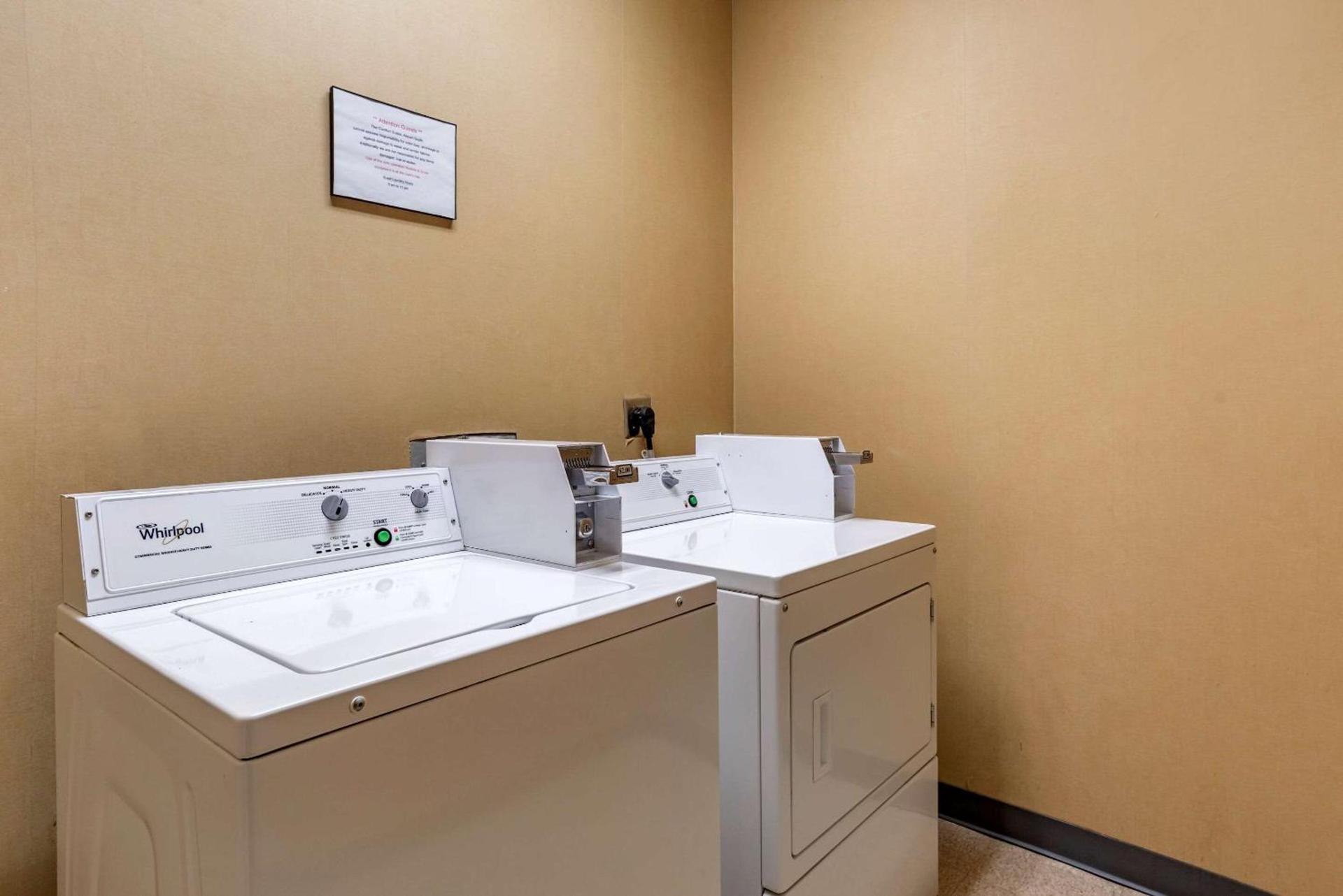 Comfort Suites Airport South photo 32
