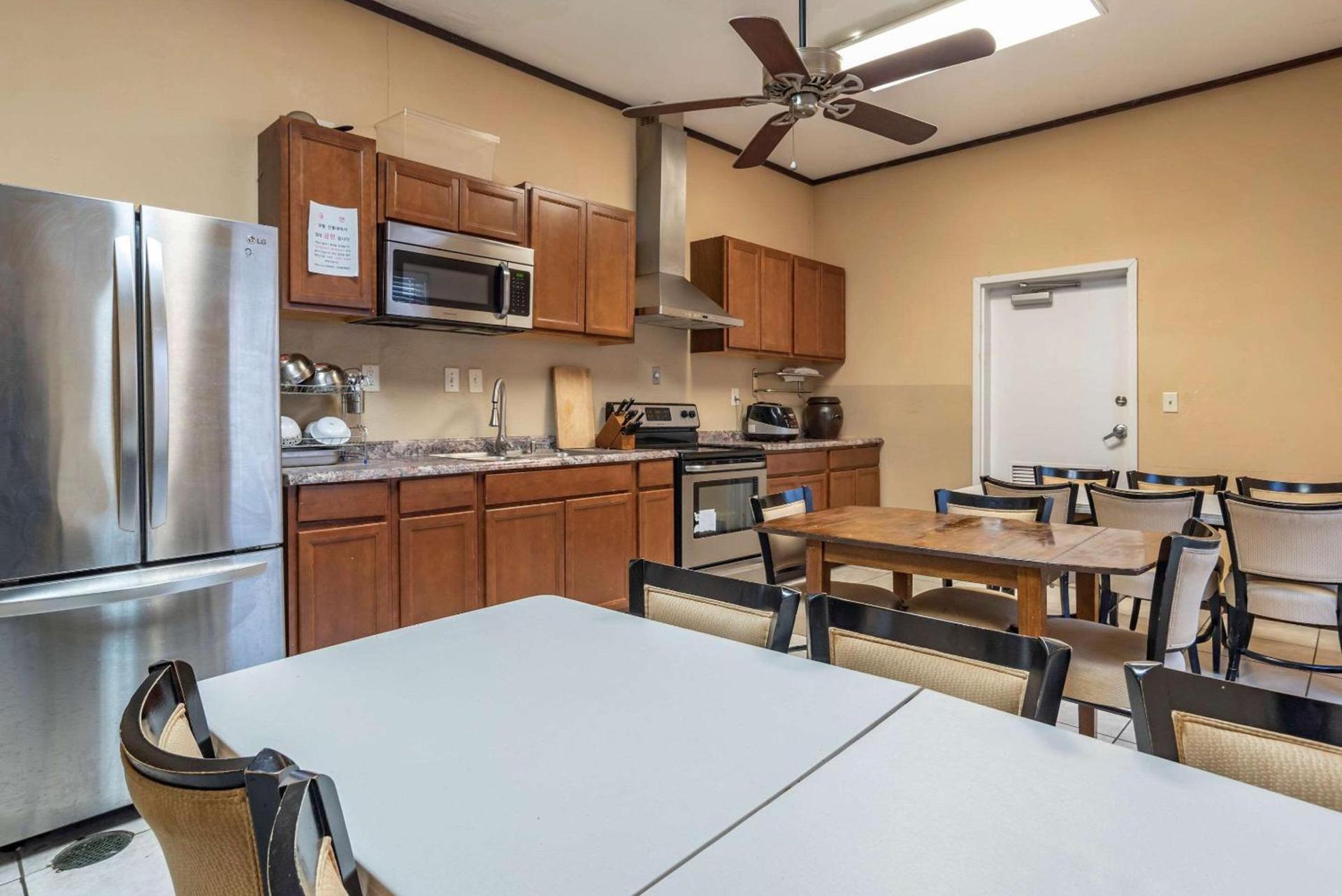 Comfort Suites Airport South photo 26