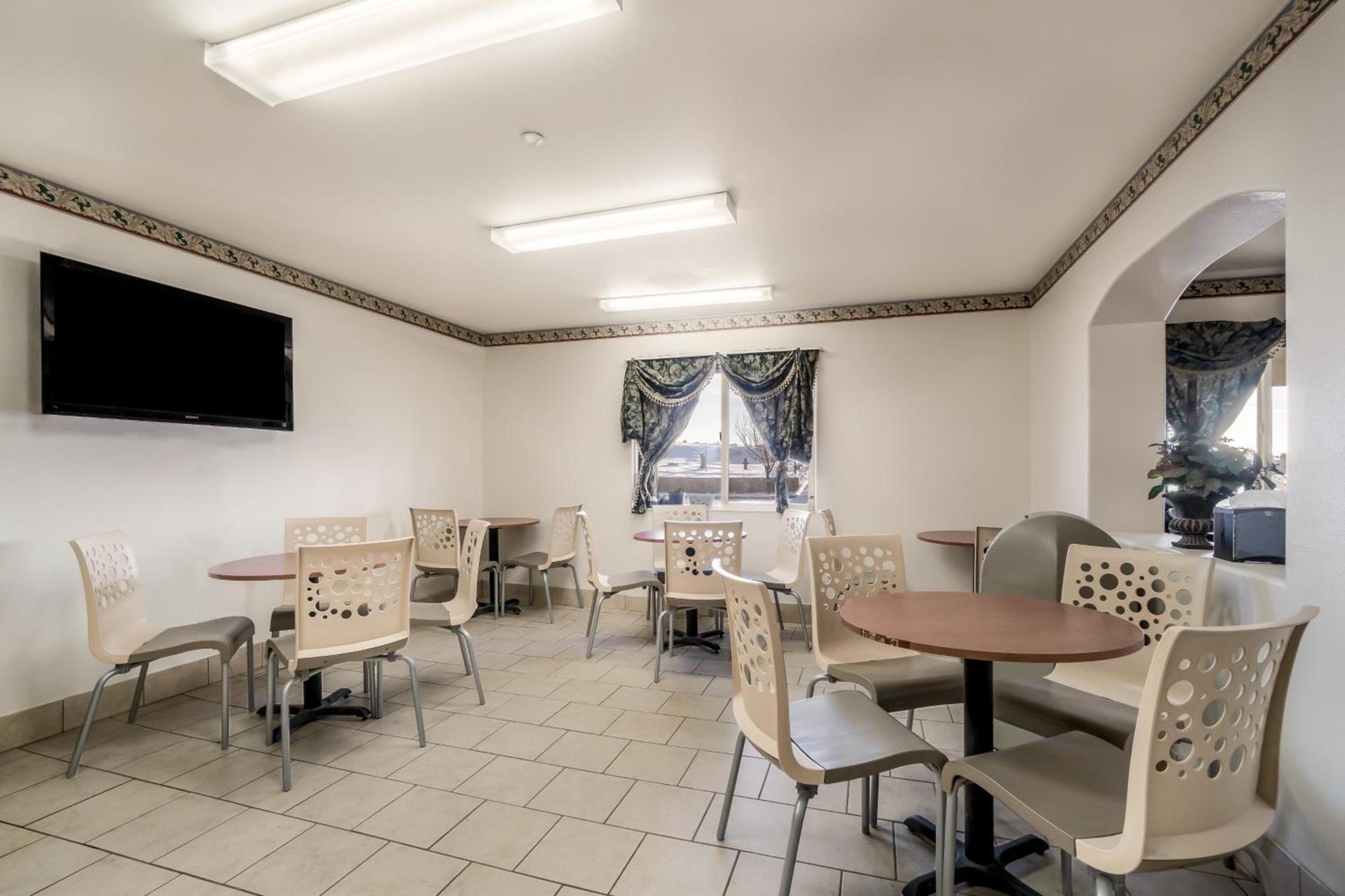 Americas Best Value Inn Green River photo 27