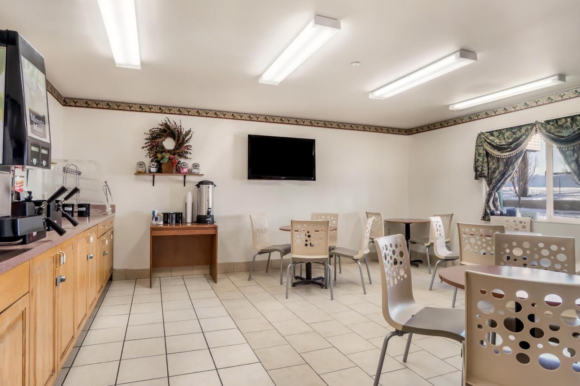 Americas Best Value Inn Green River photo 28