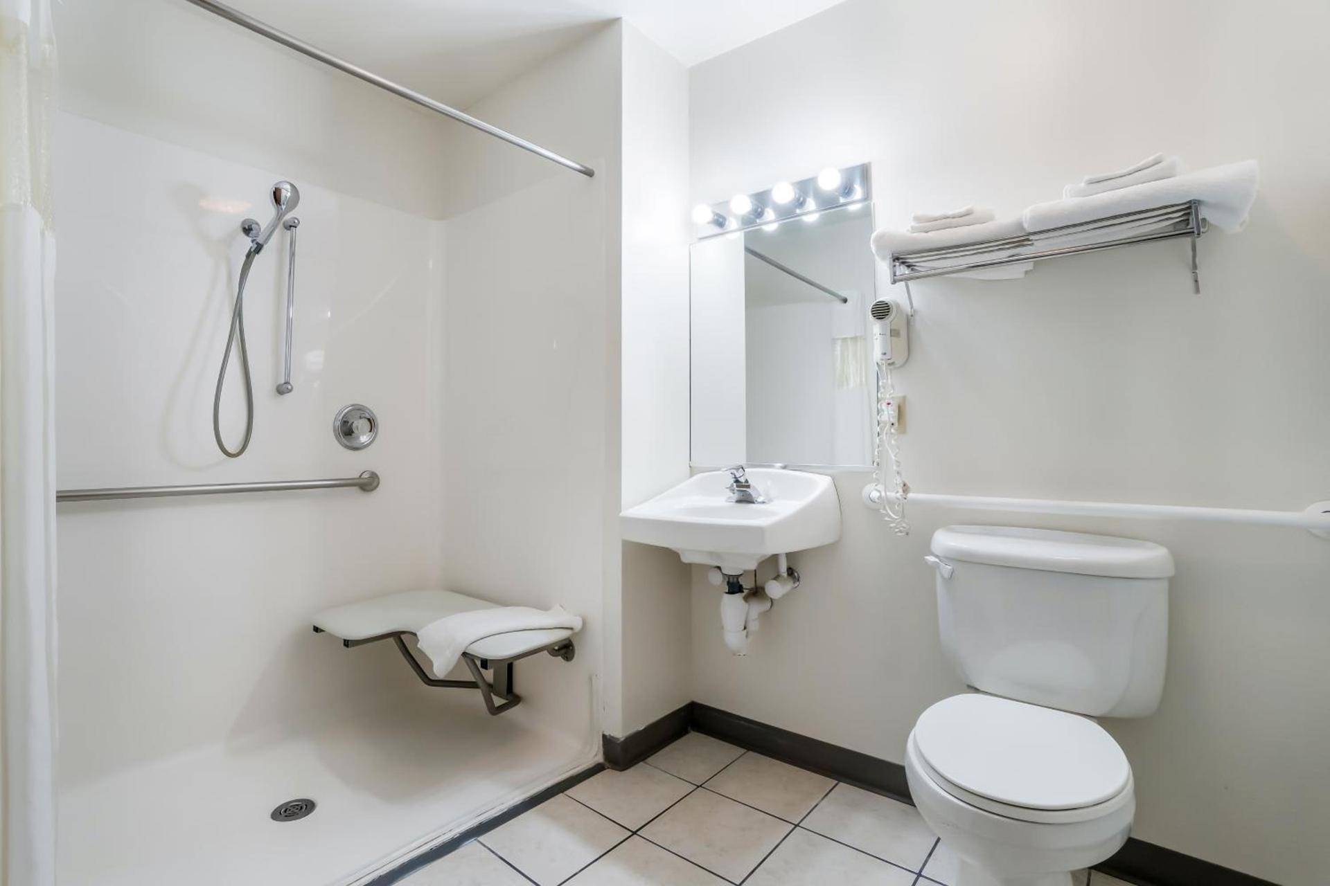 Americas Best Value Inn Green River photo 13