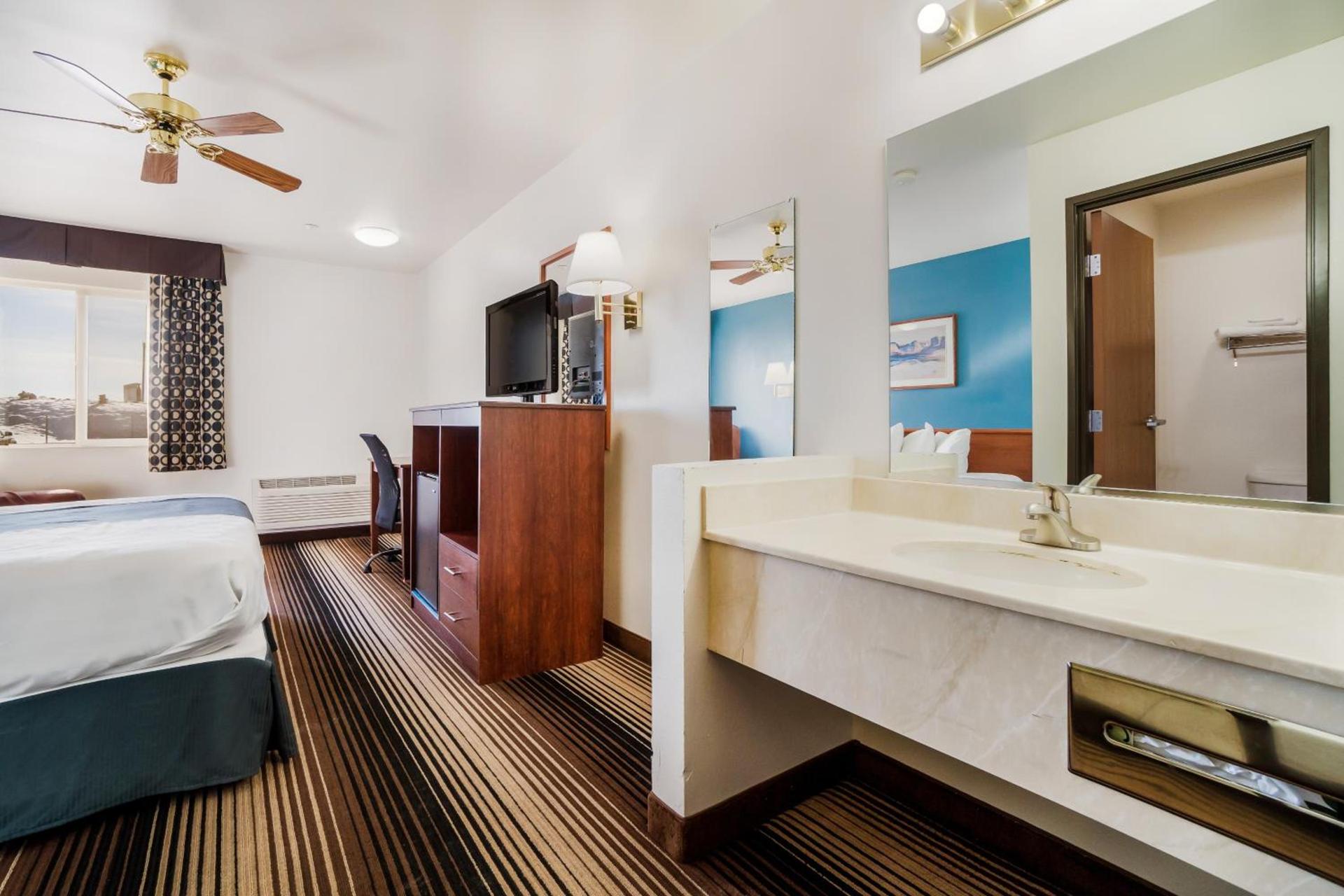 Americas Best Value Inn Green River photo 15