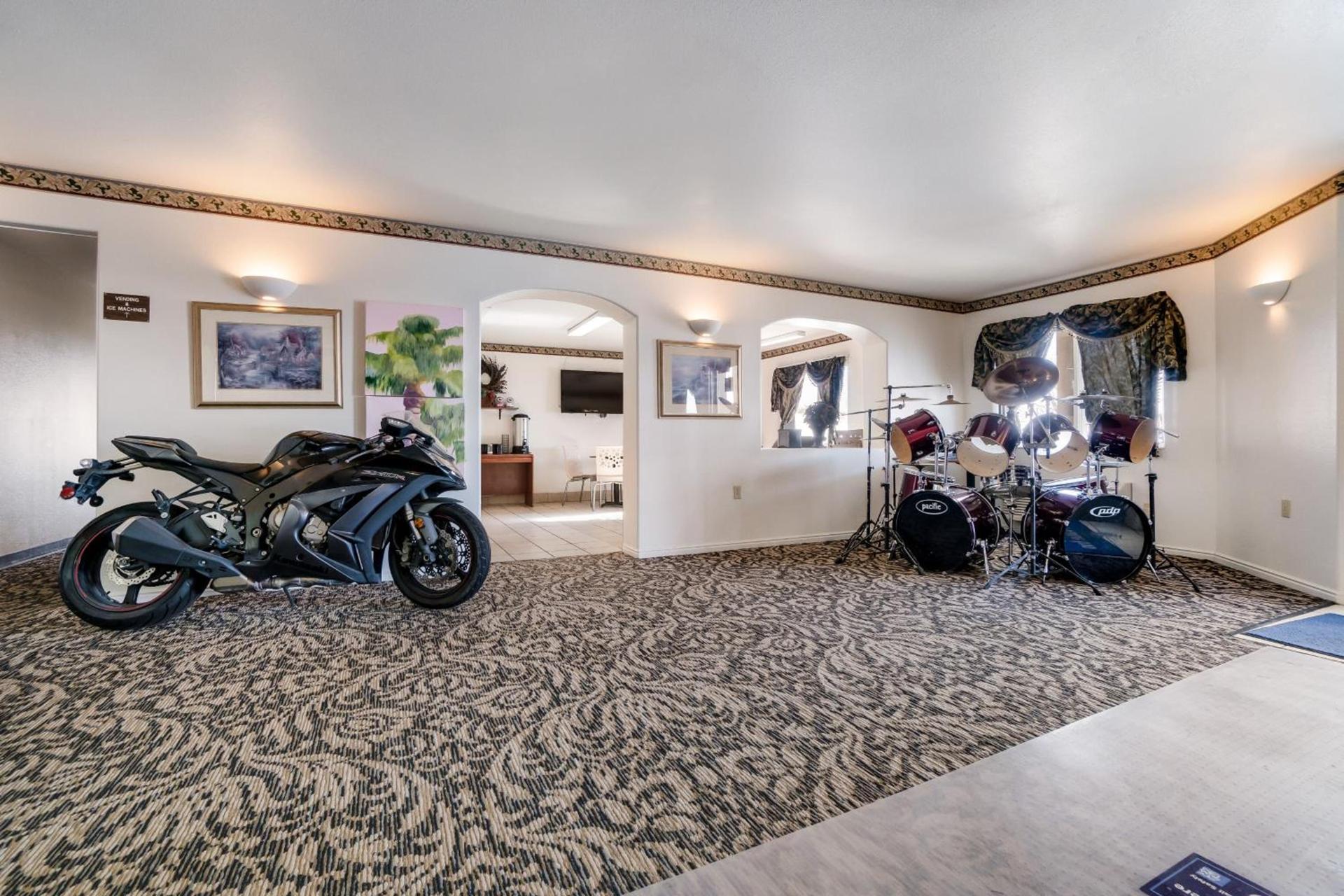 Americas Best Value Inn Green River photo 23