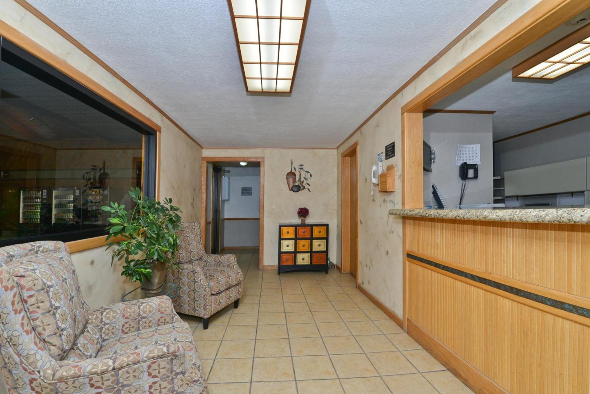 Super 8 by Wyndham Deadwood Black Hills Area photo 37
