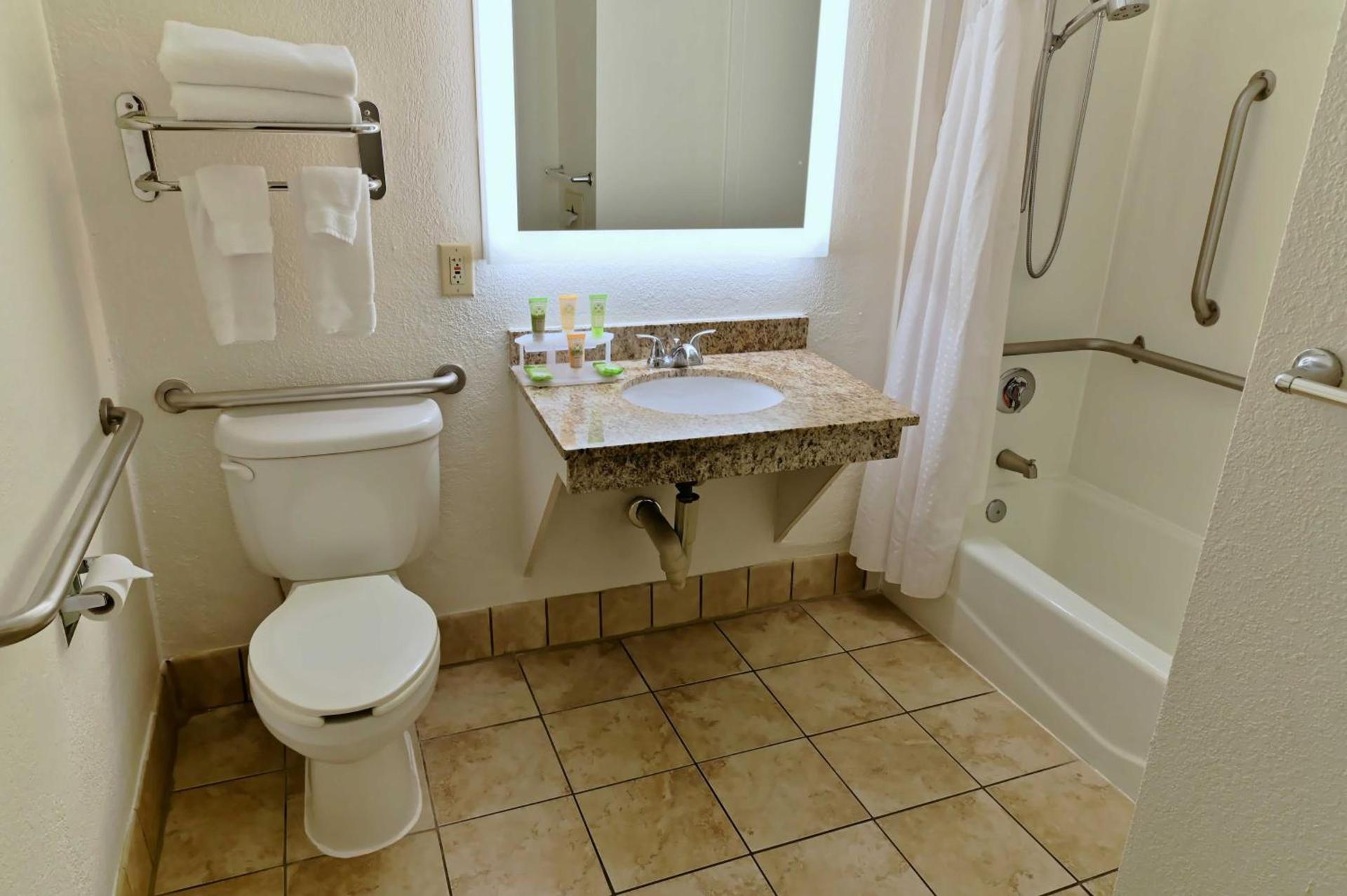 Wyndham Garden Summerville photo 43