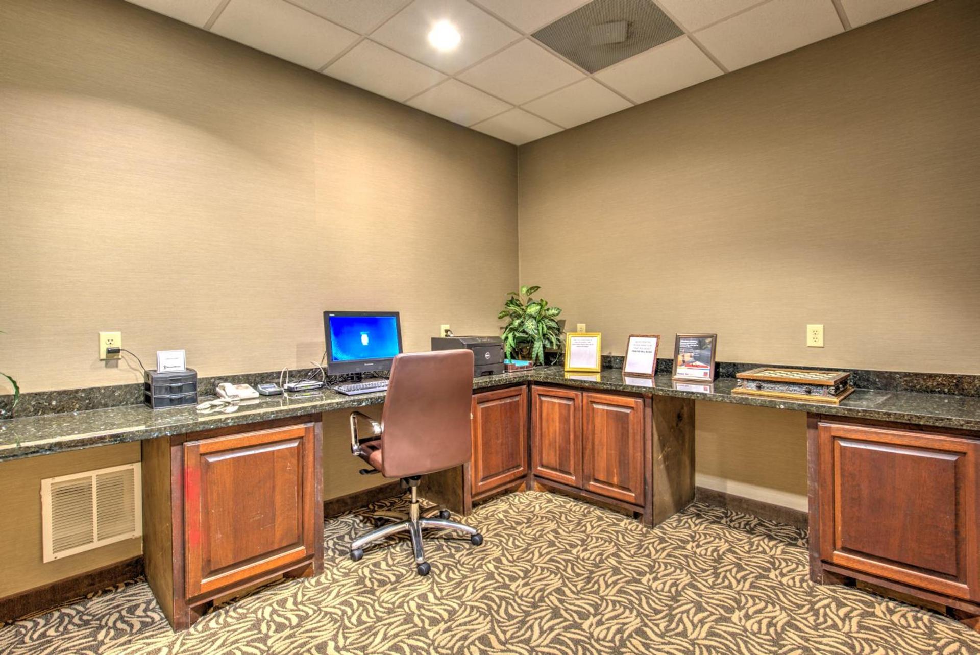 Comfort Suites Tomball Medical Center photo 43