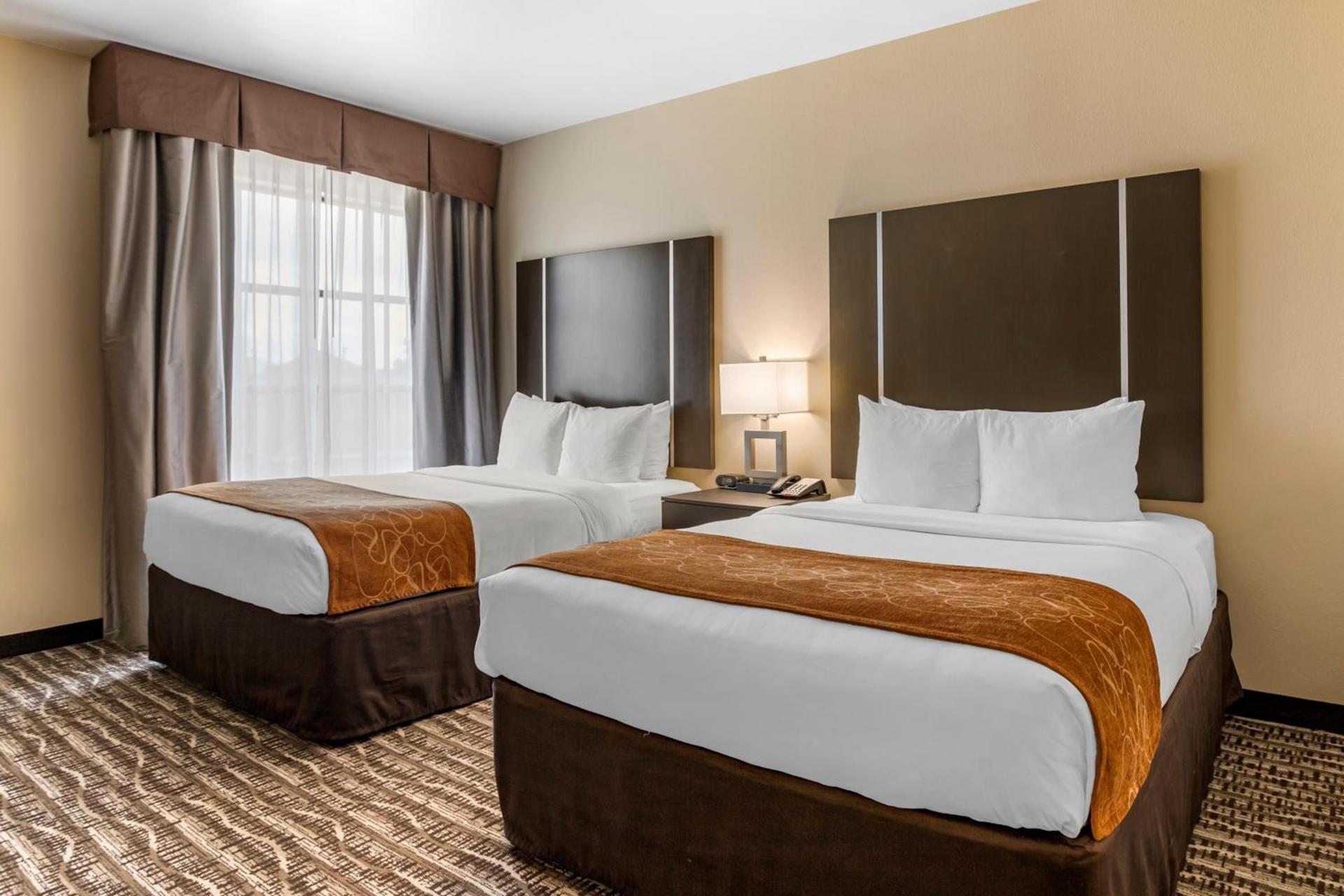 Comfort Suites Near Sam Houston Race Park photo 44