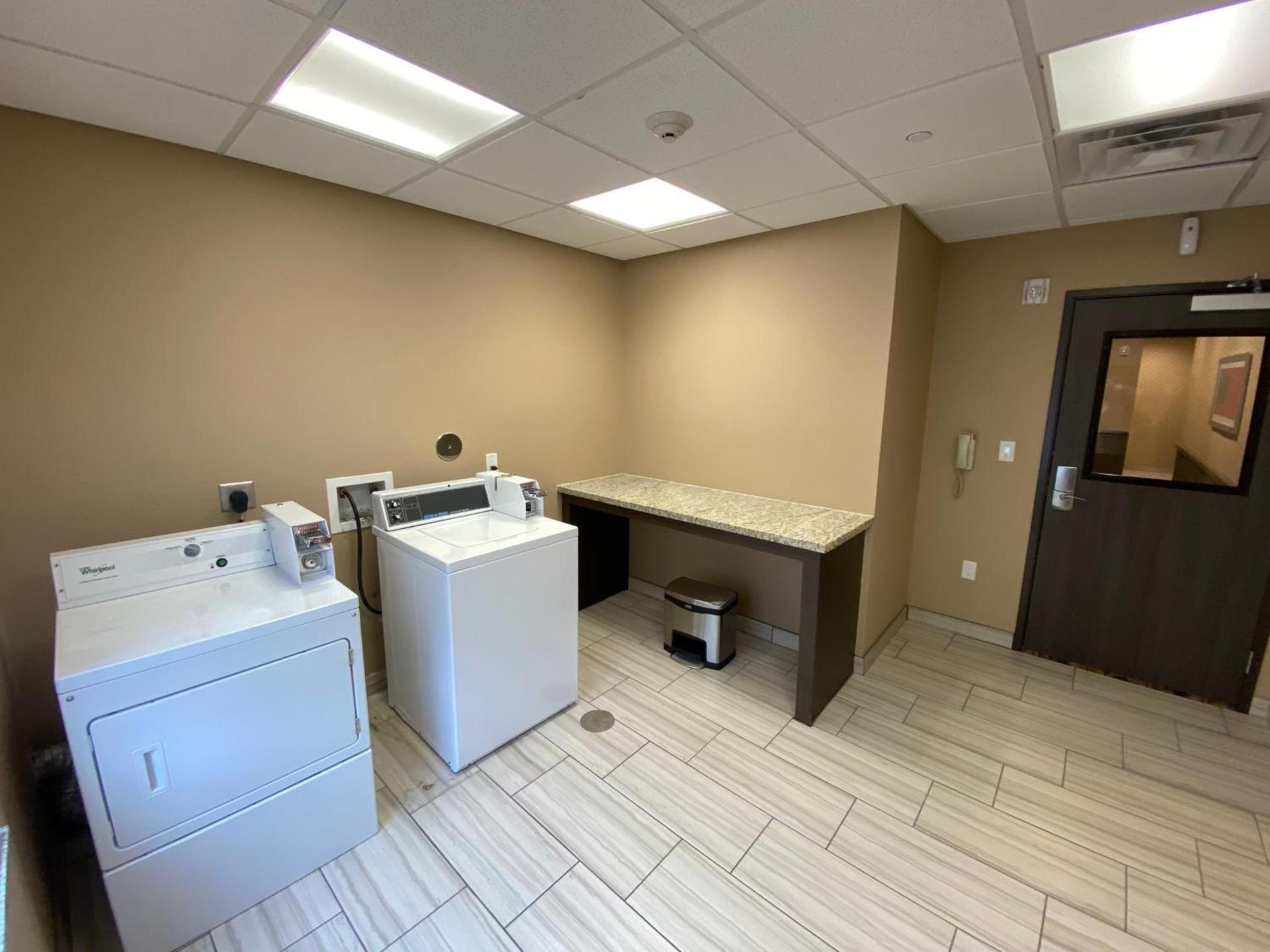 Comfort Suites Near Sam Houston Race Park photo 6