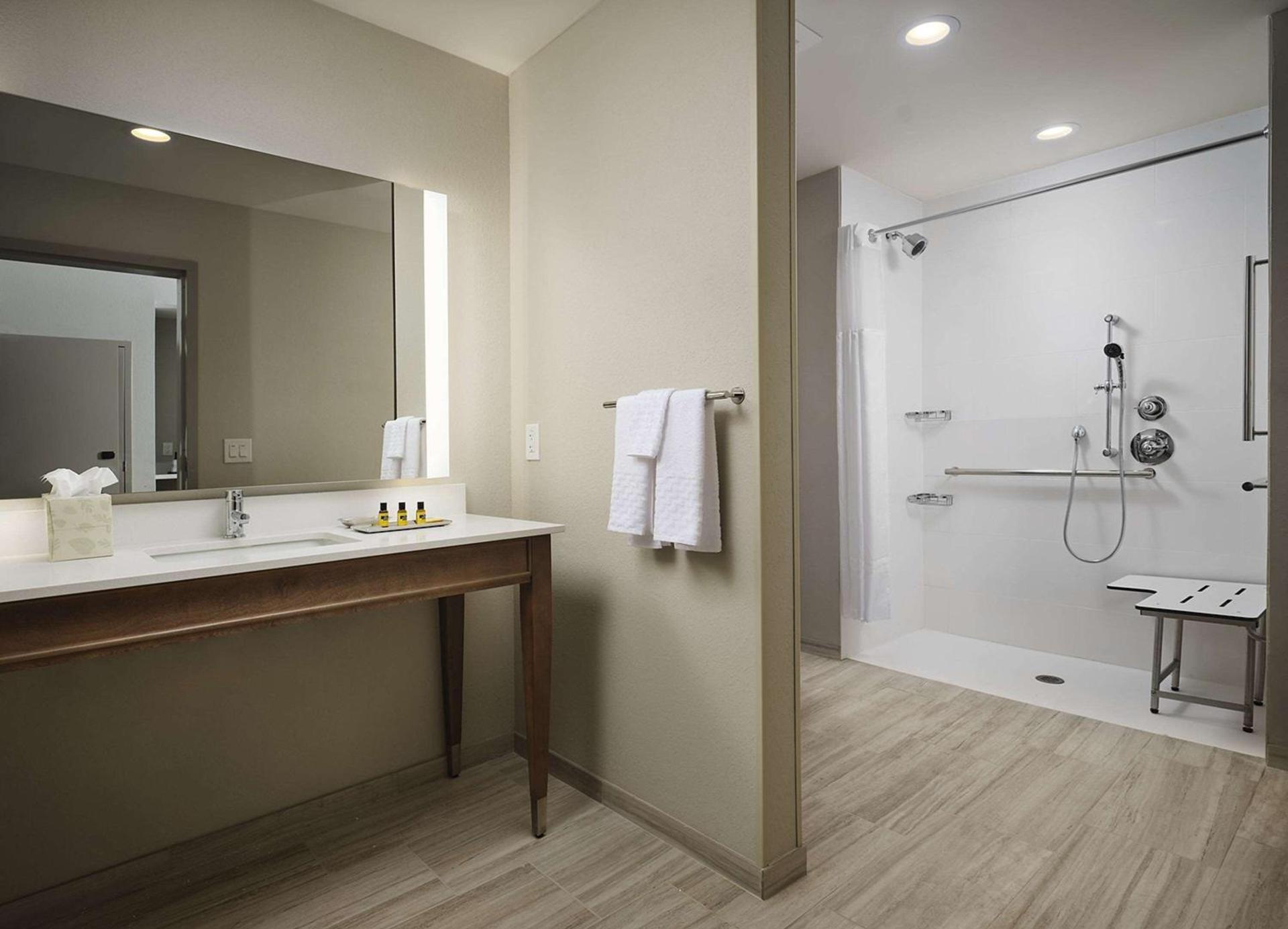 Best Western Plus Desoto photo 15