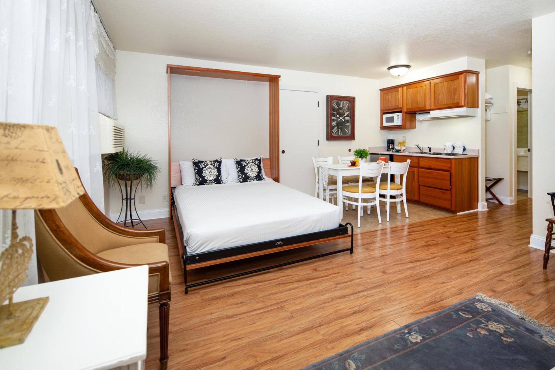 Stratford Inn photo 62