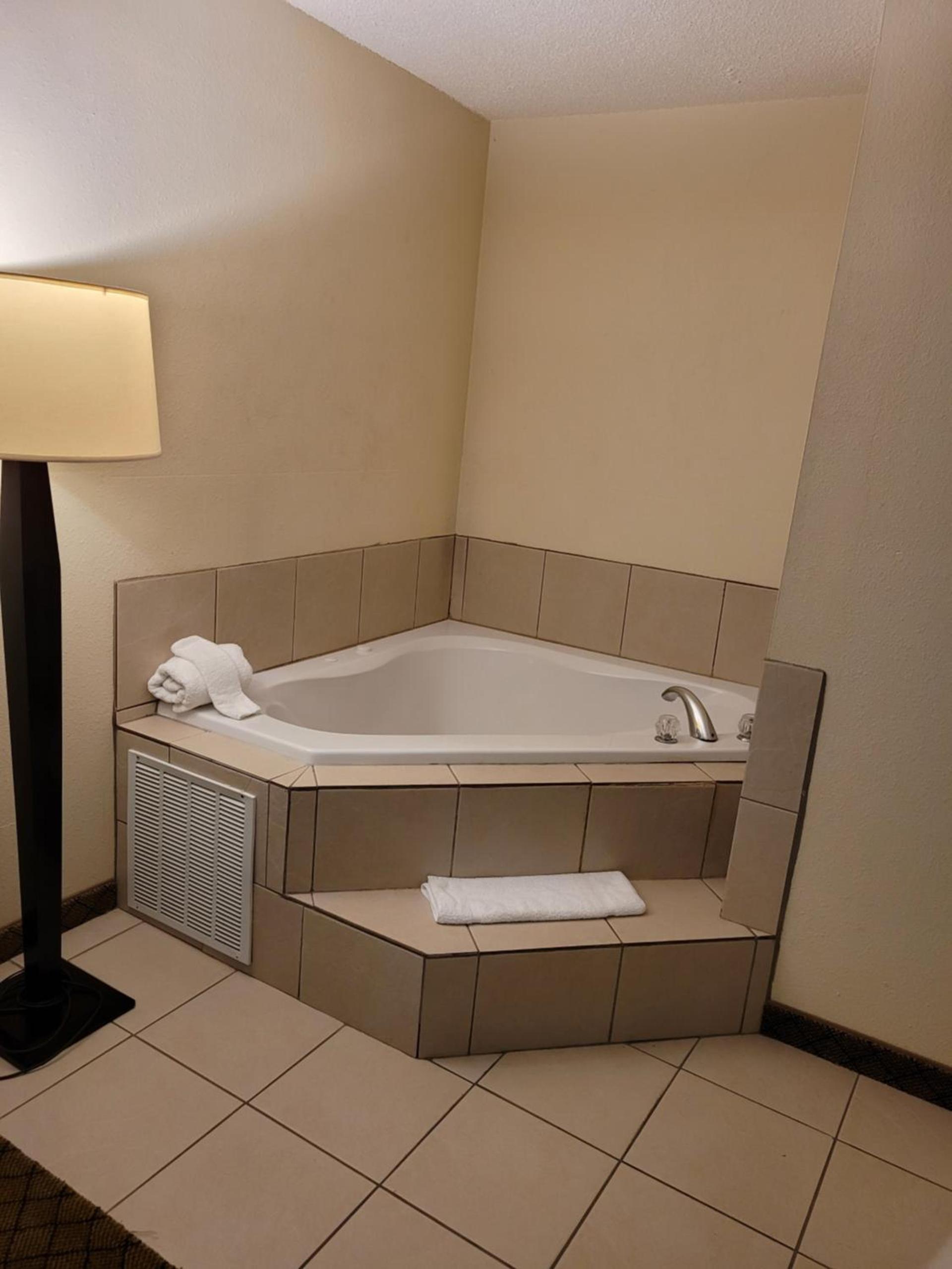 Home Inn & Suites photo 27
