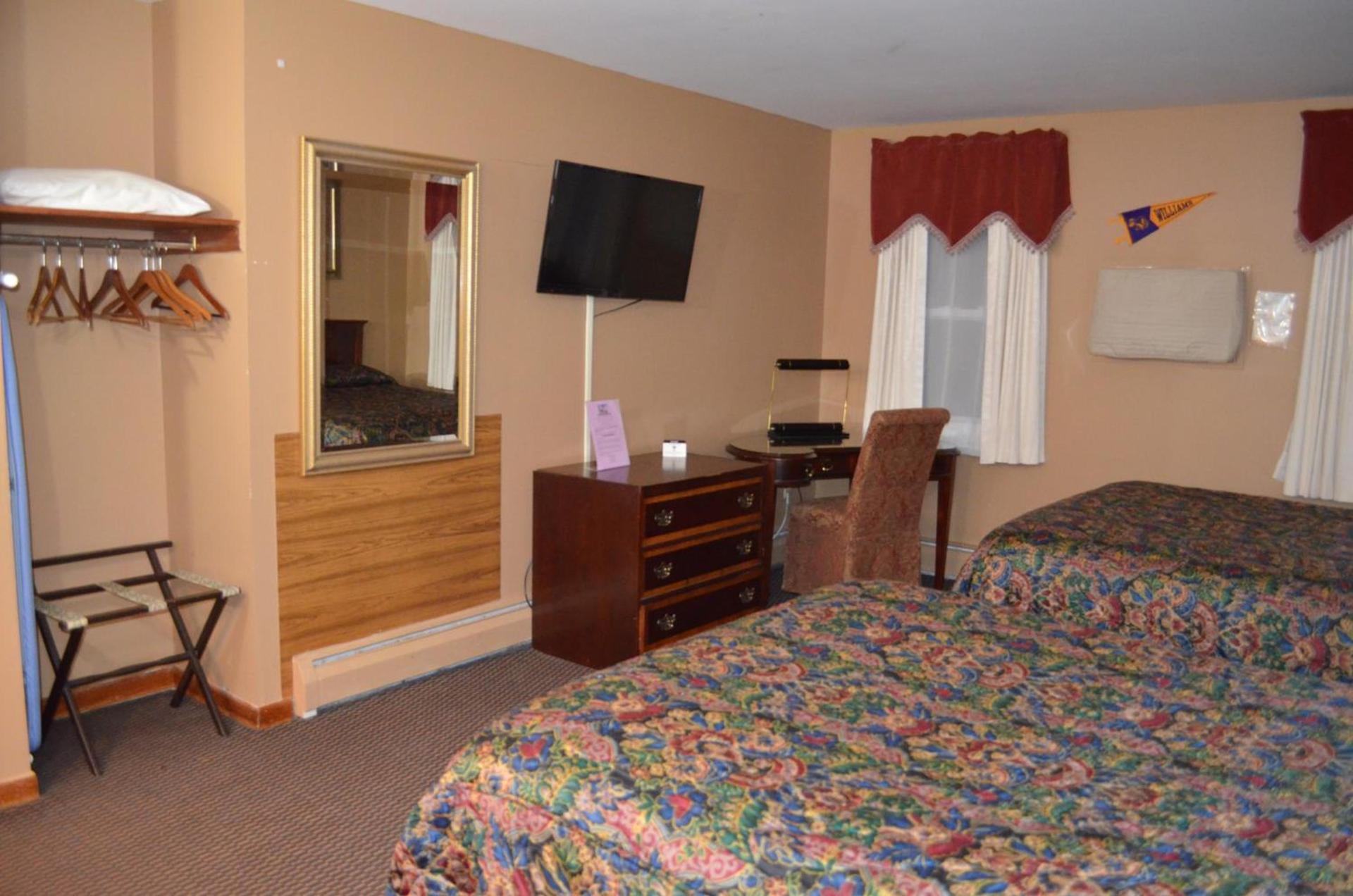 Williamstown Motel photo 41
