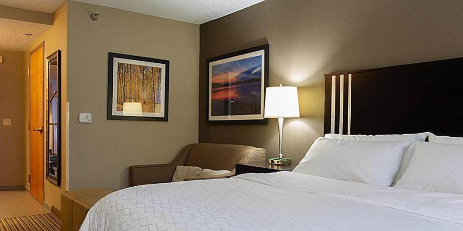 Holiday Inn Express & Suites Hayward by IHG photo 3