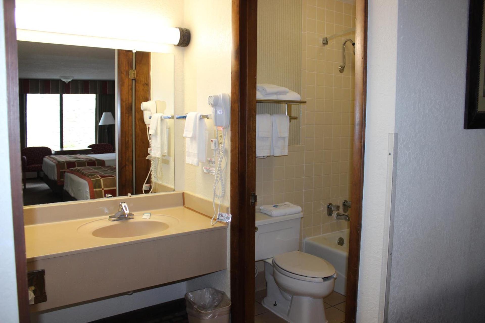 Great Smokies Inn - Cherokee photo 47