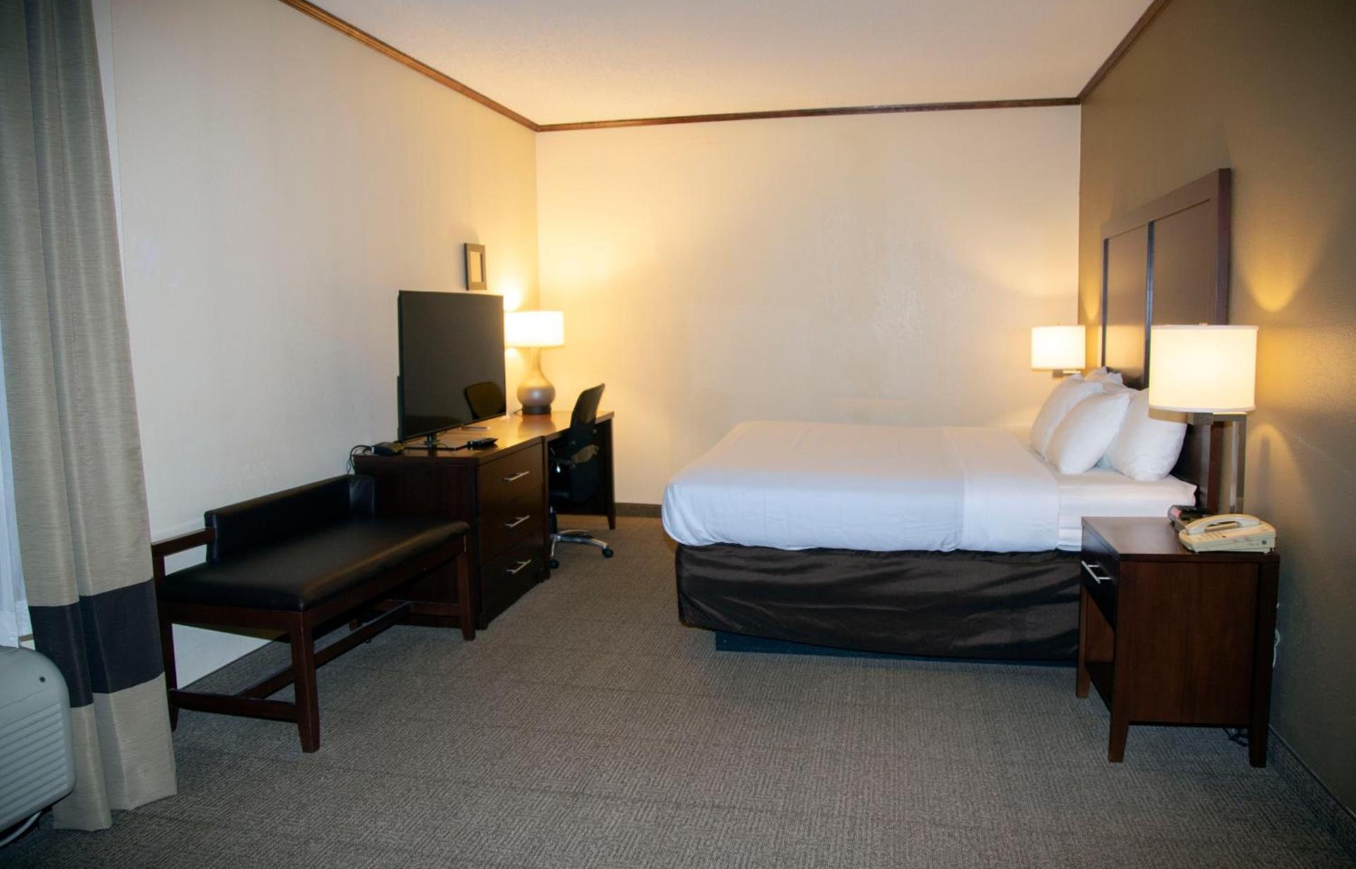 Ardmore Inn & Suites Ardmore photo 27