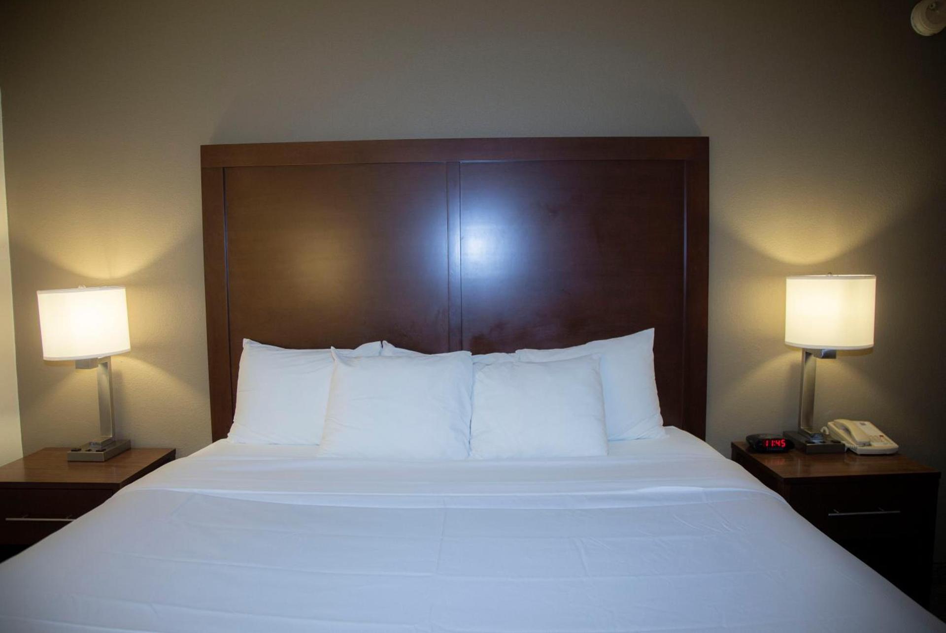 Ardmore Inn & Suites Ardmore photo 25