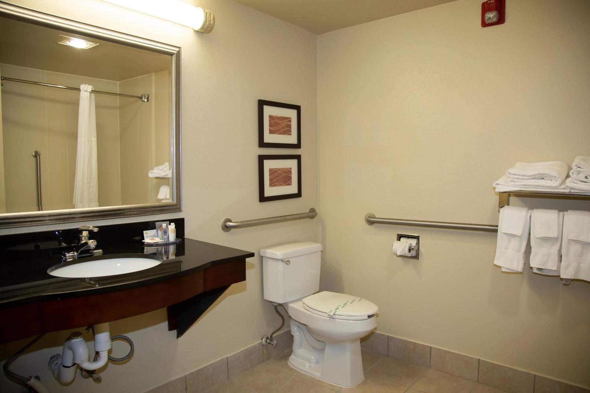 Ardmore Inn & Suites Ardmore photo 24