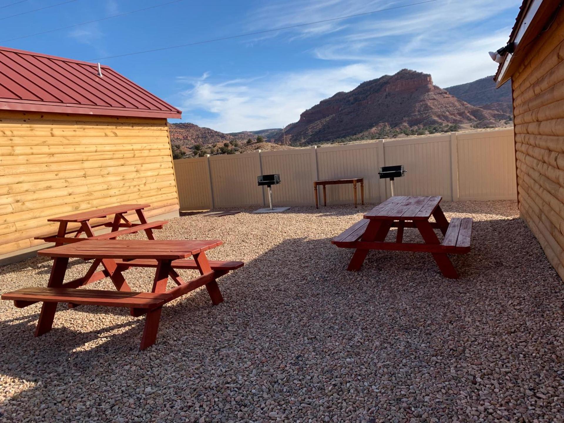 Red Canyon Cabins photo 2