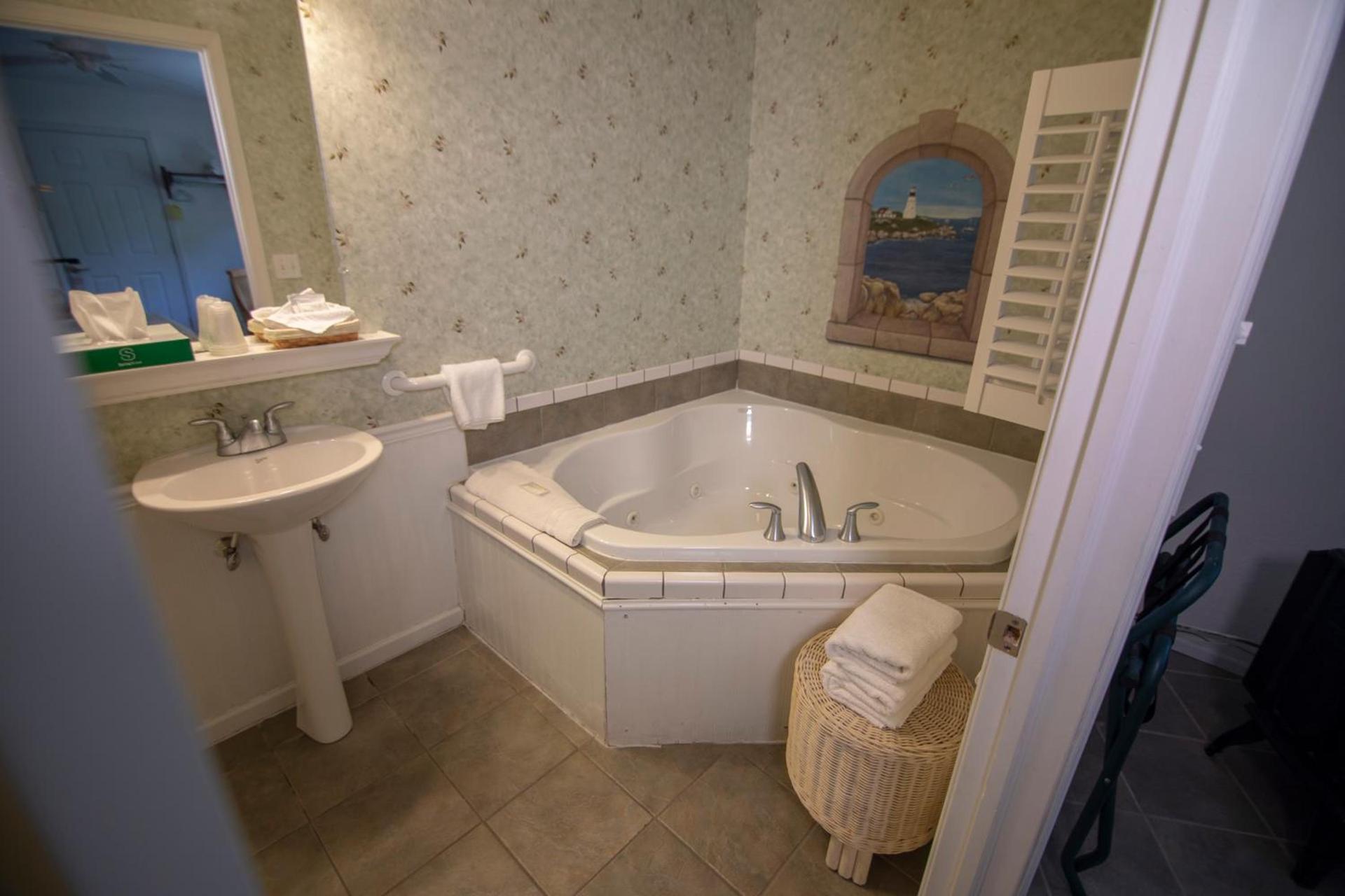 Coachlite Inn photo 34