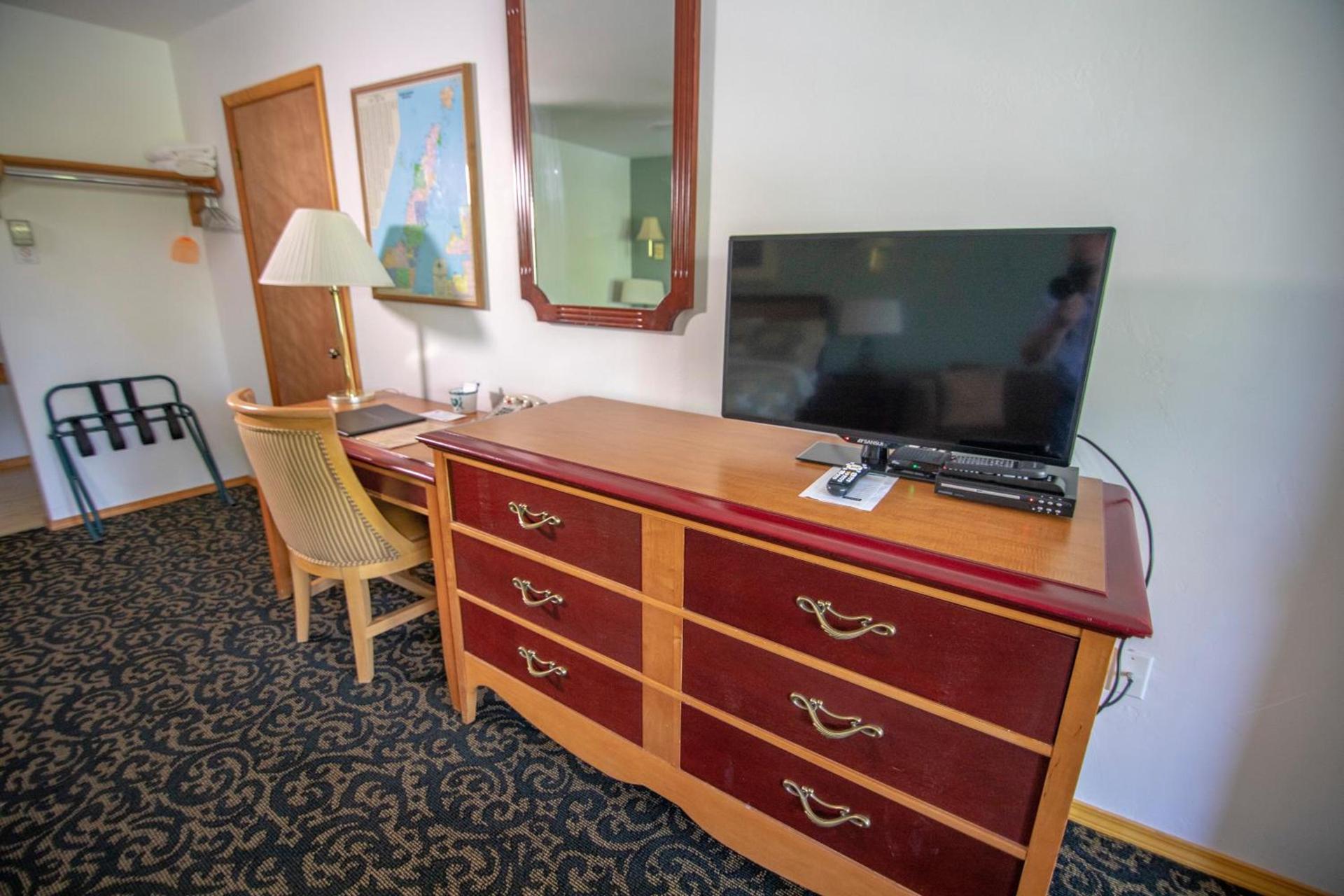 Coachlite Inn photo 33