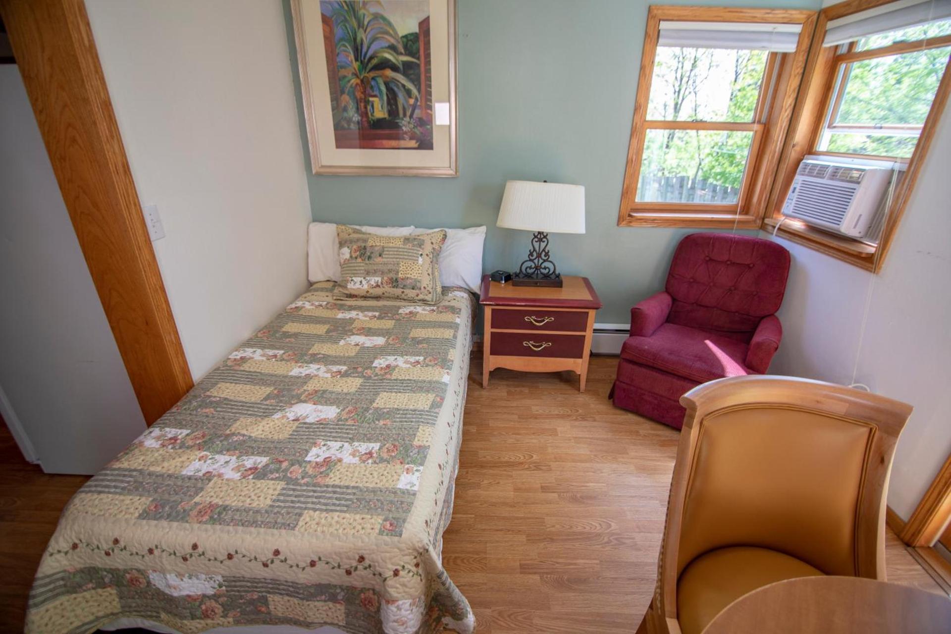 Coachlite Inn photo 23