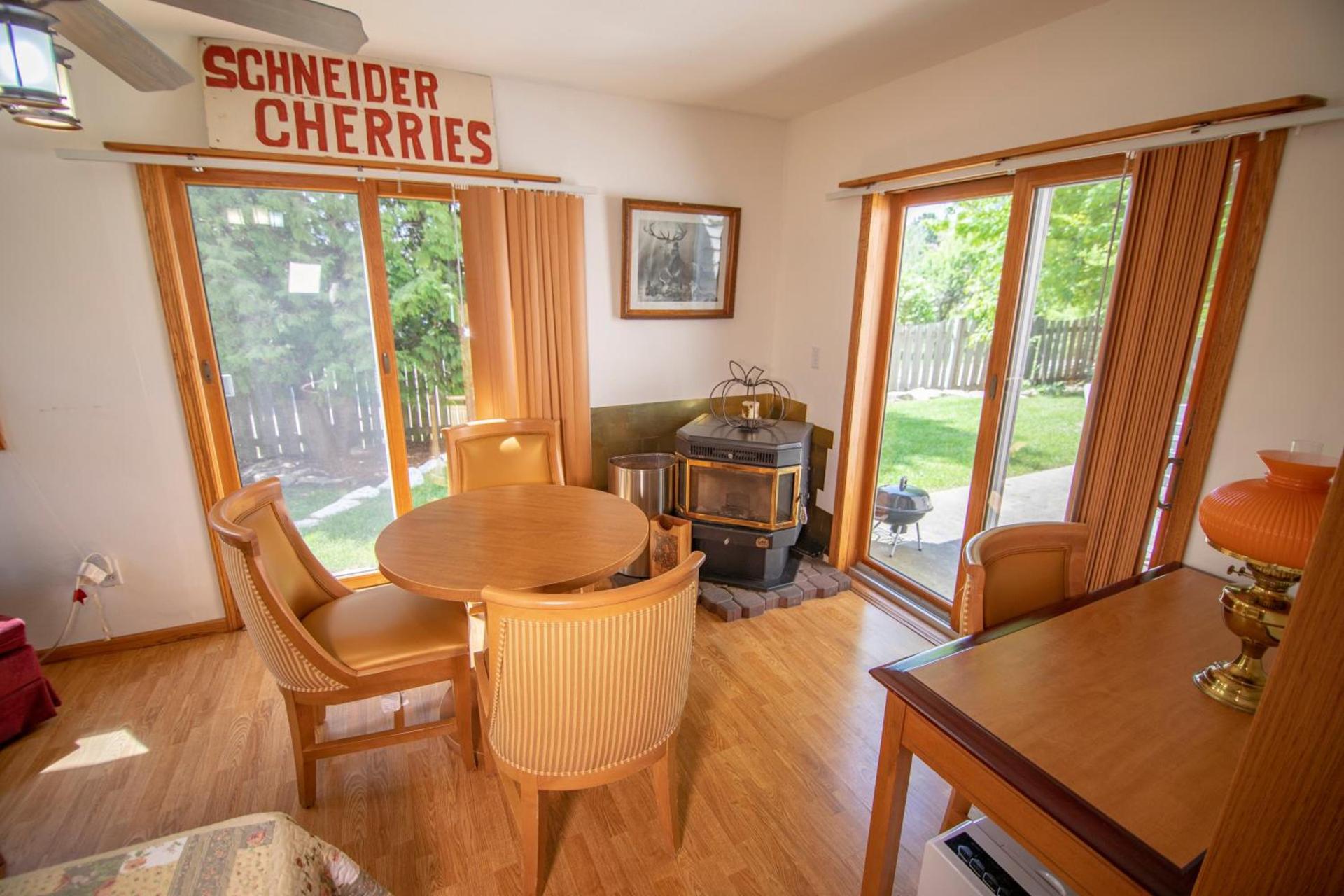 Coachlite Inn photo 21