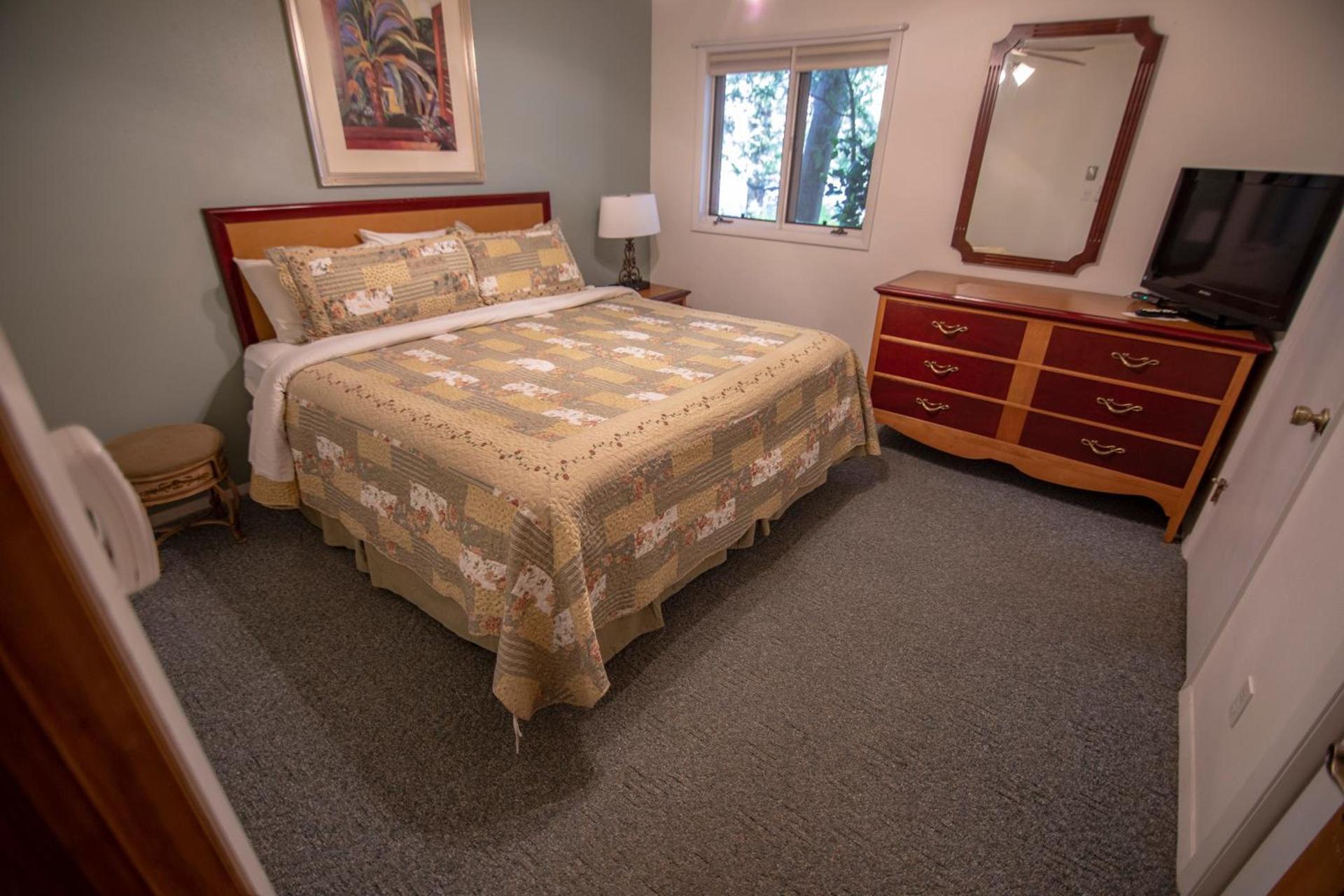 Coachlite Inn photo 19