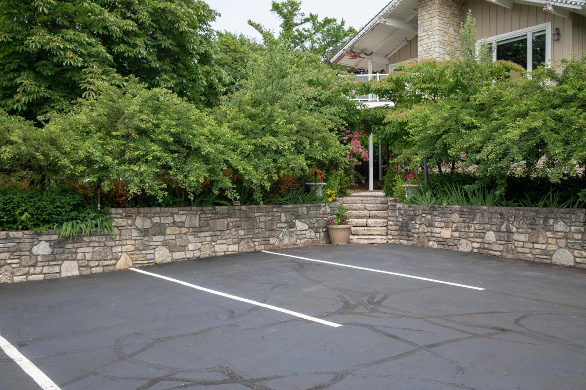Coachlite Inn photo 75