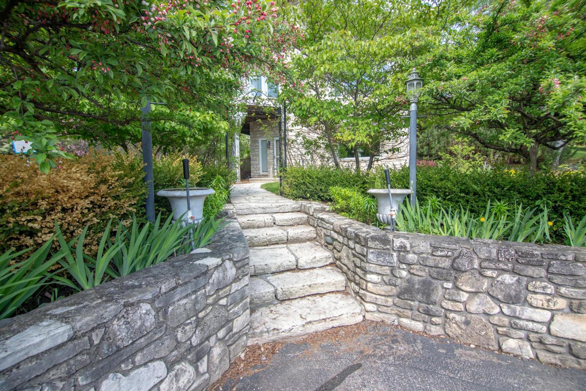 Coachlite Inn photo 58