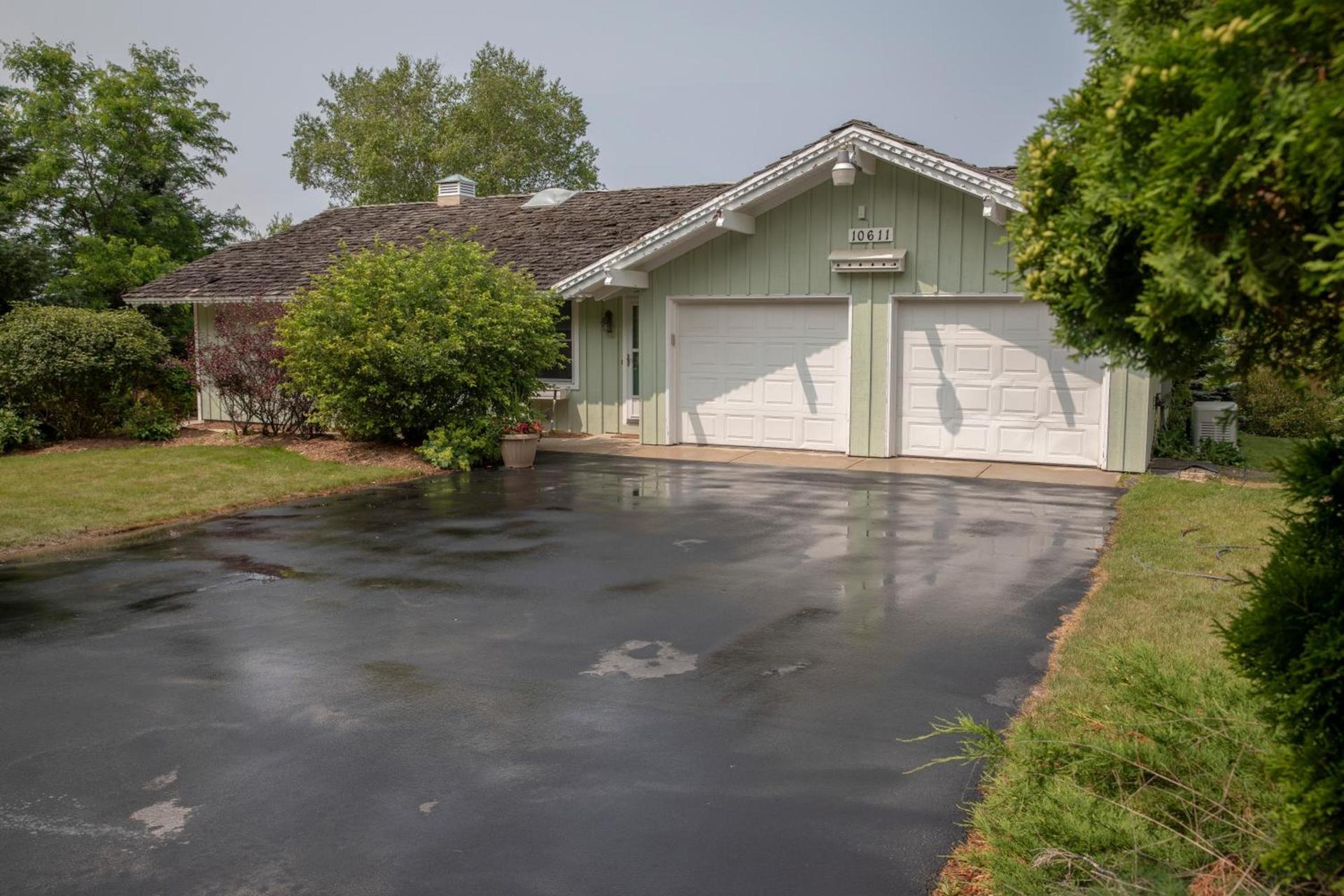 Coachlite Inn photo 61